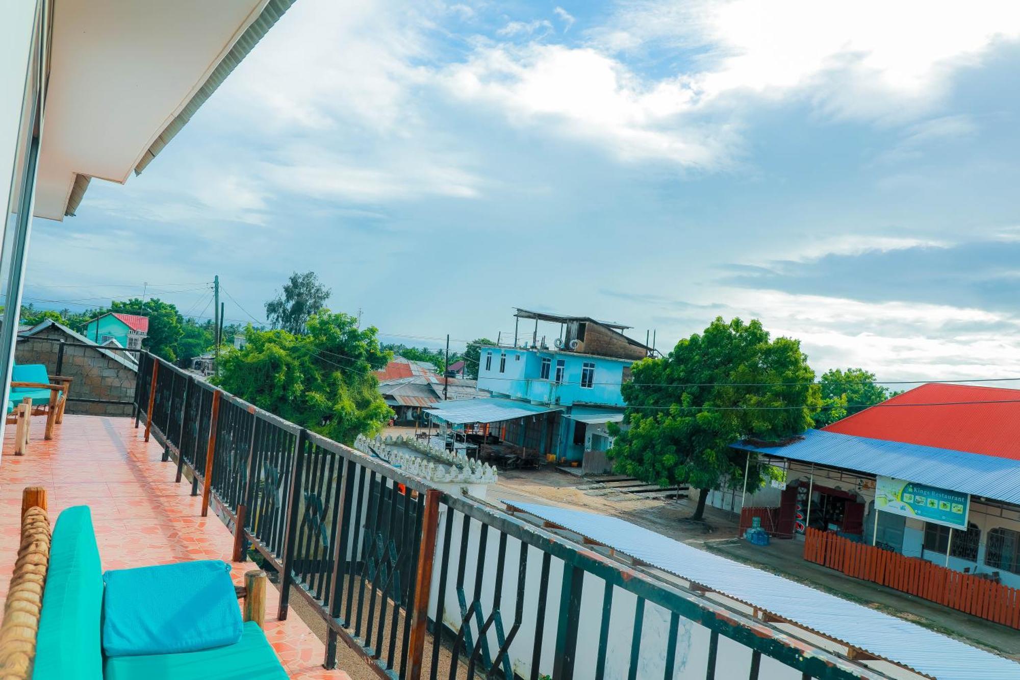 Raha House Nungwi
