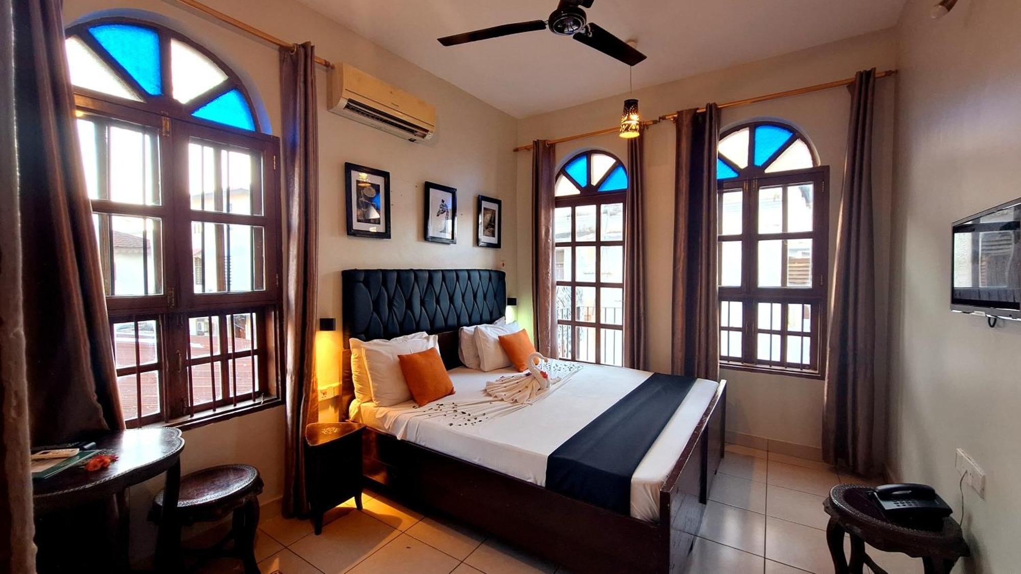 Rumaisa Lodge *