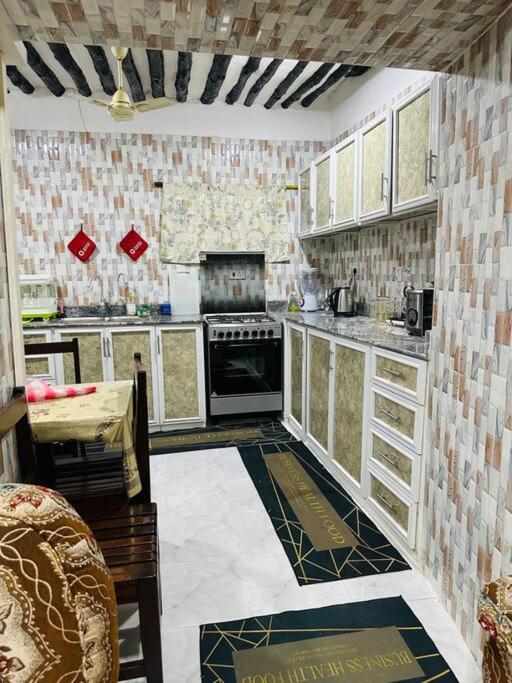 Pazuri Apartment *