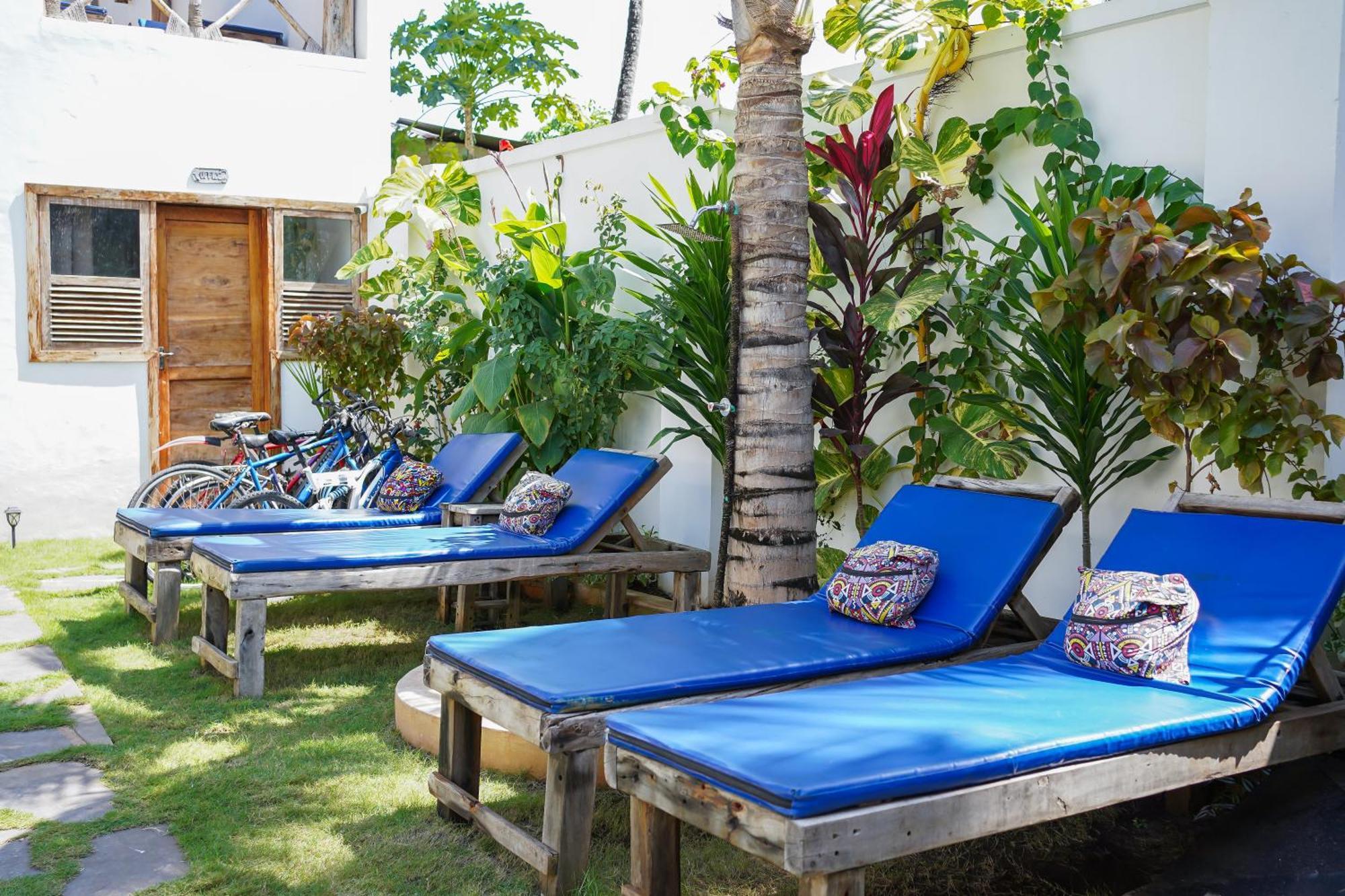 Lodge Mambo