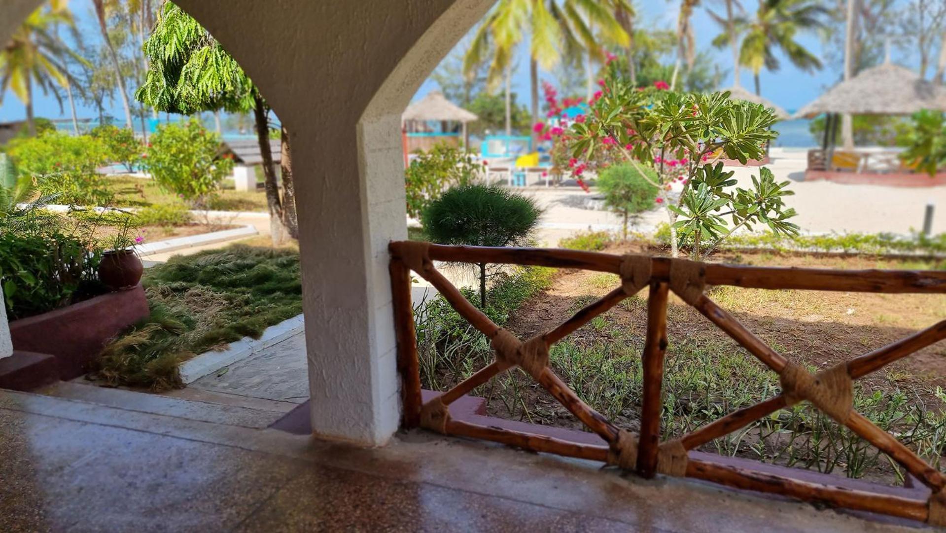 F-zeen Boutique Zanzibar * Uroa