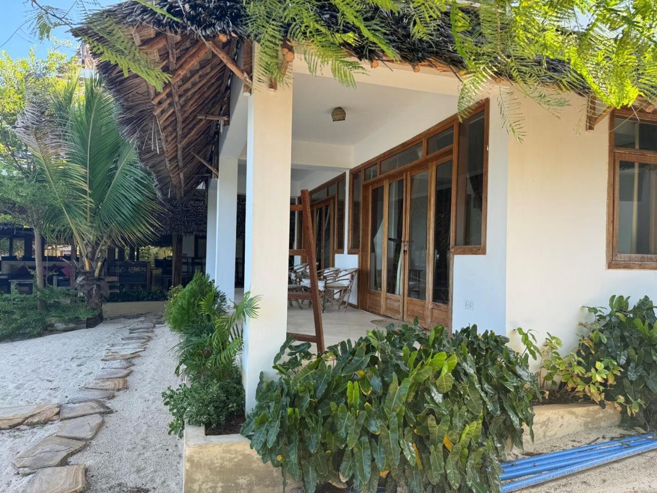 Palafitta Zanzibar Pingwe