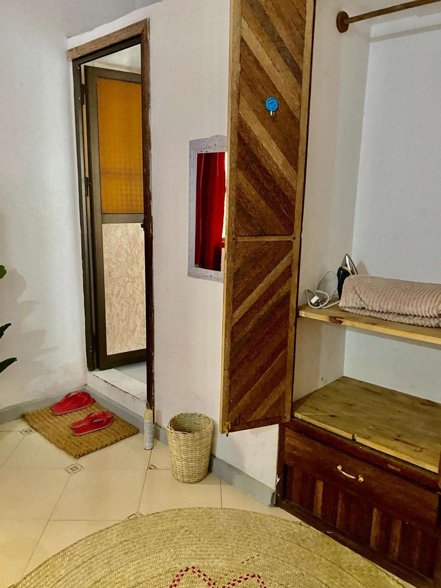Nomad Cave- Stonetown Guest house Zanzibar
