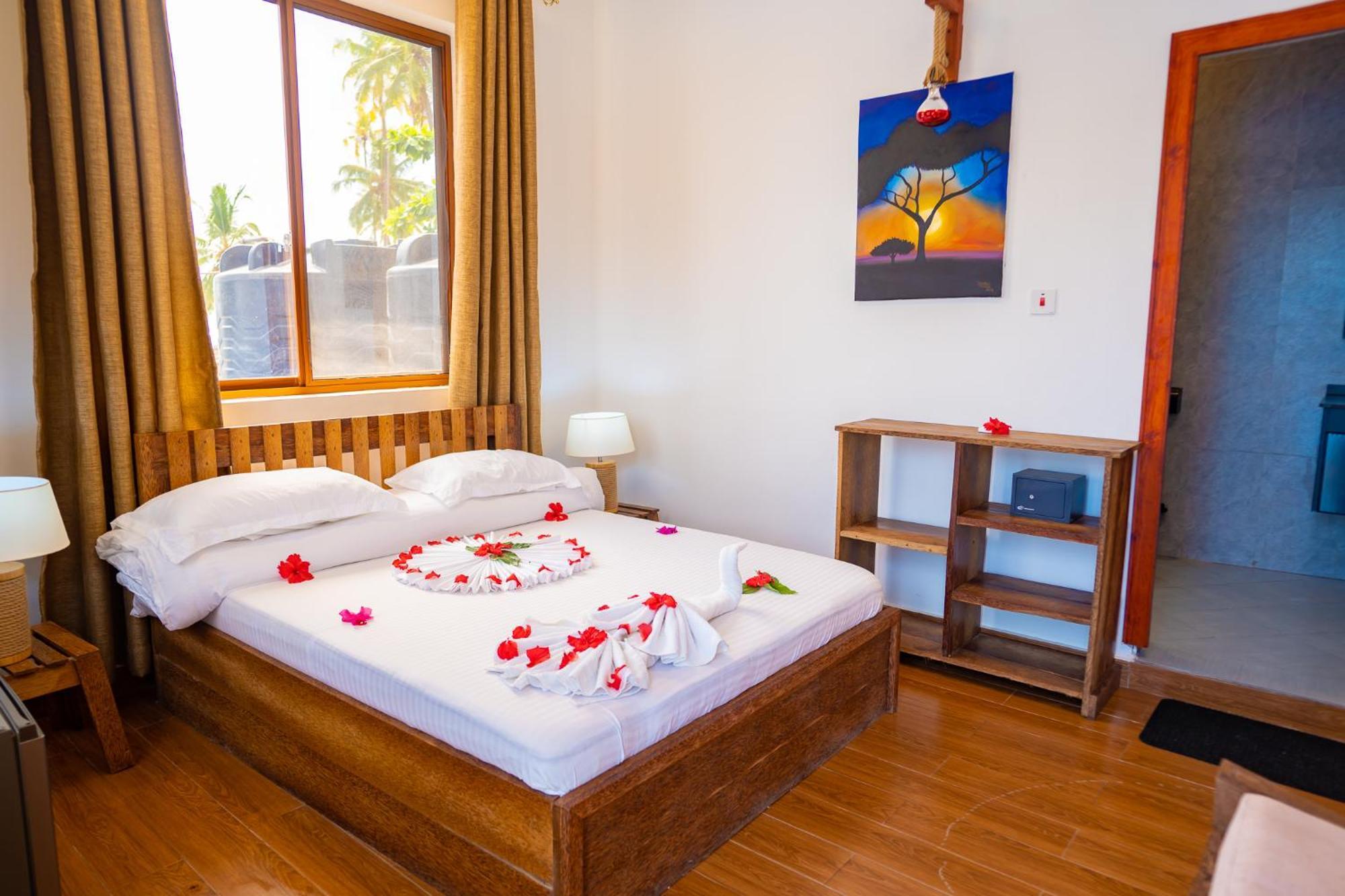 Aurora Hotel 3*