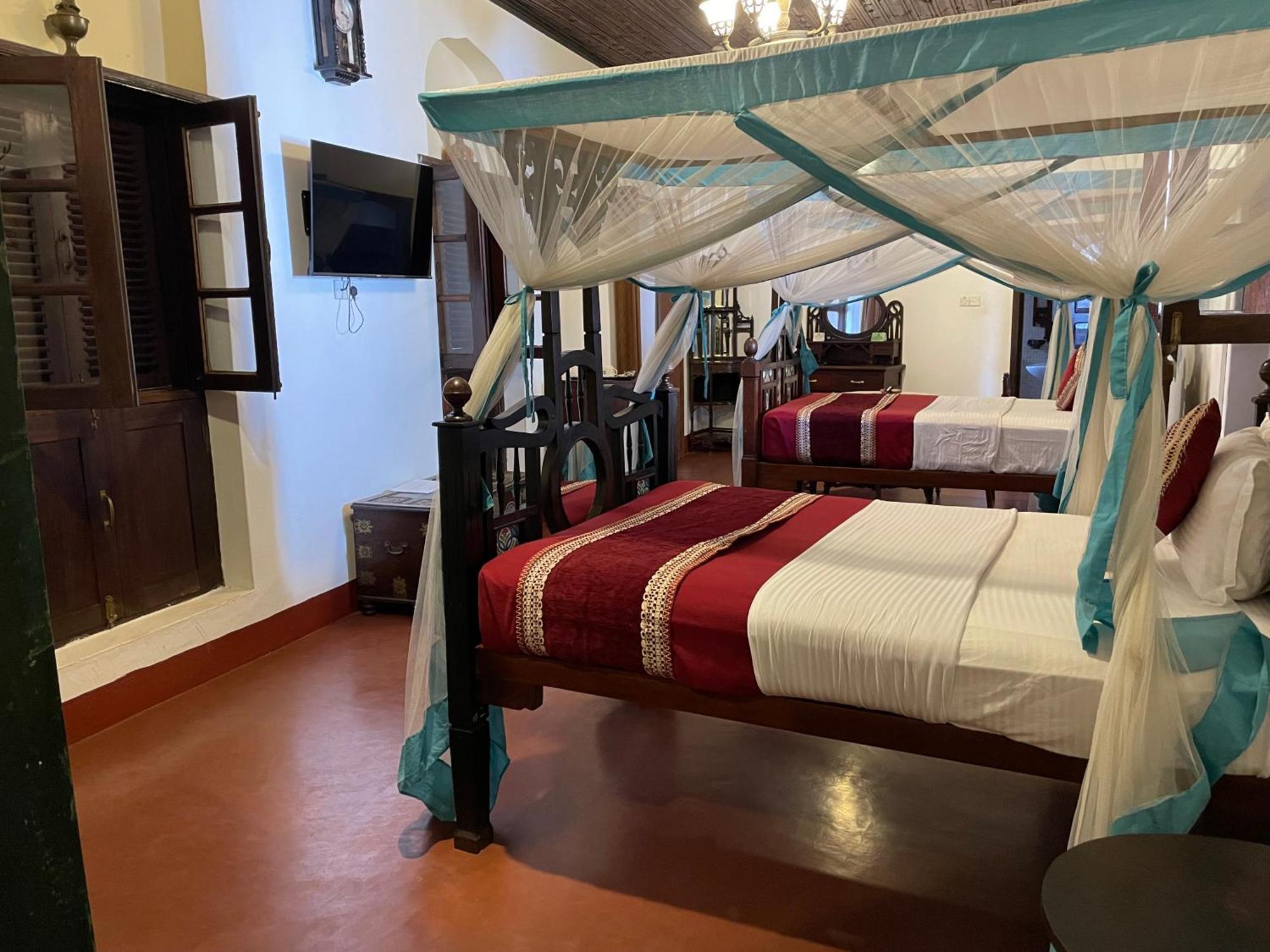Hotel Dhow Palace