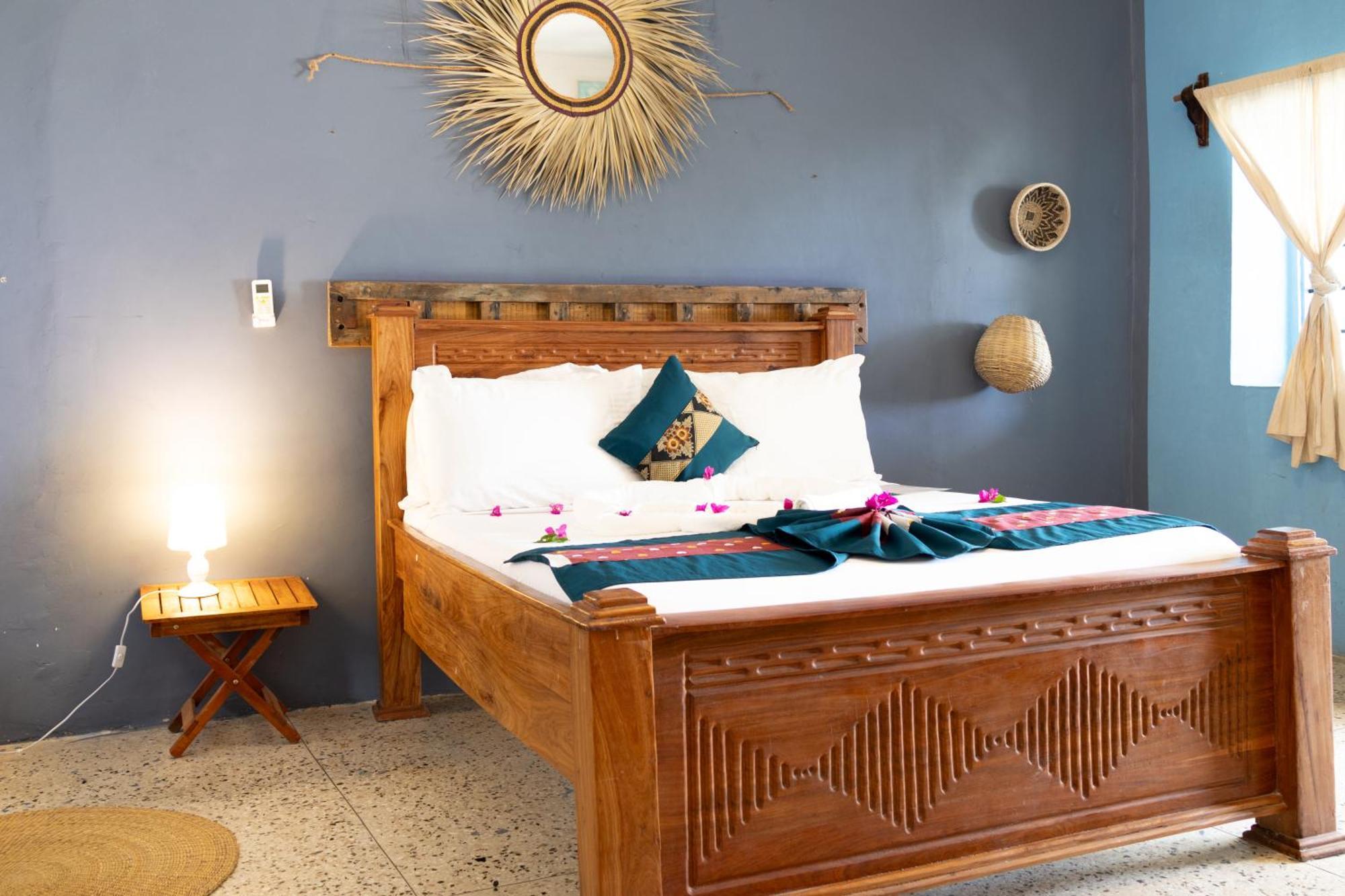 Pili Pili Beach Hotel 4*