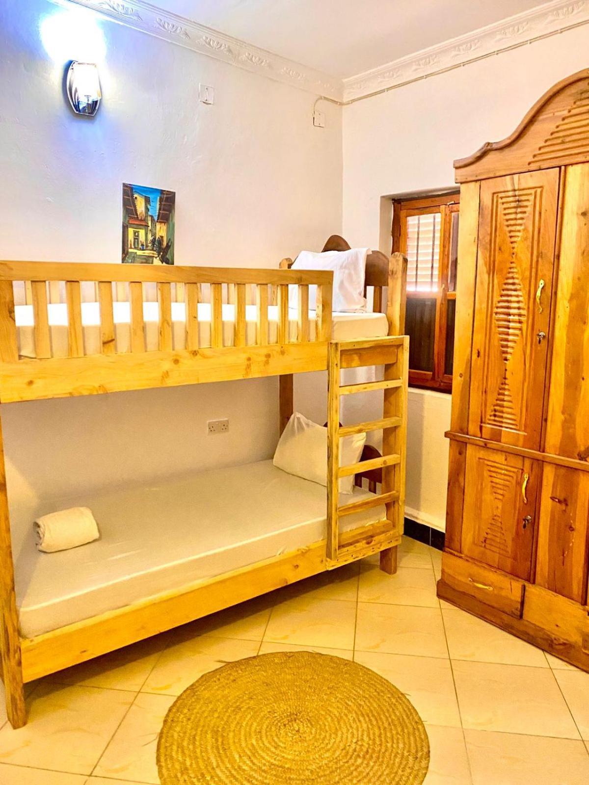 Guest house Nomad Cave- Stonetown Zanzibar