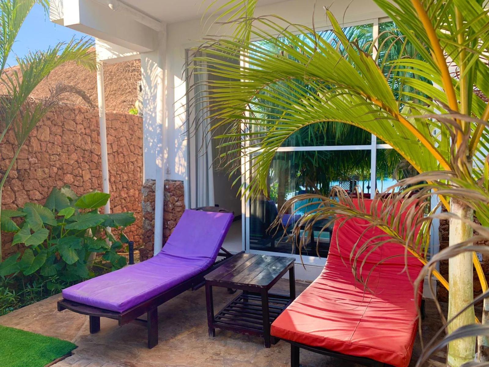 Sunseabar Hotel