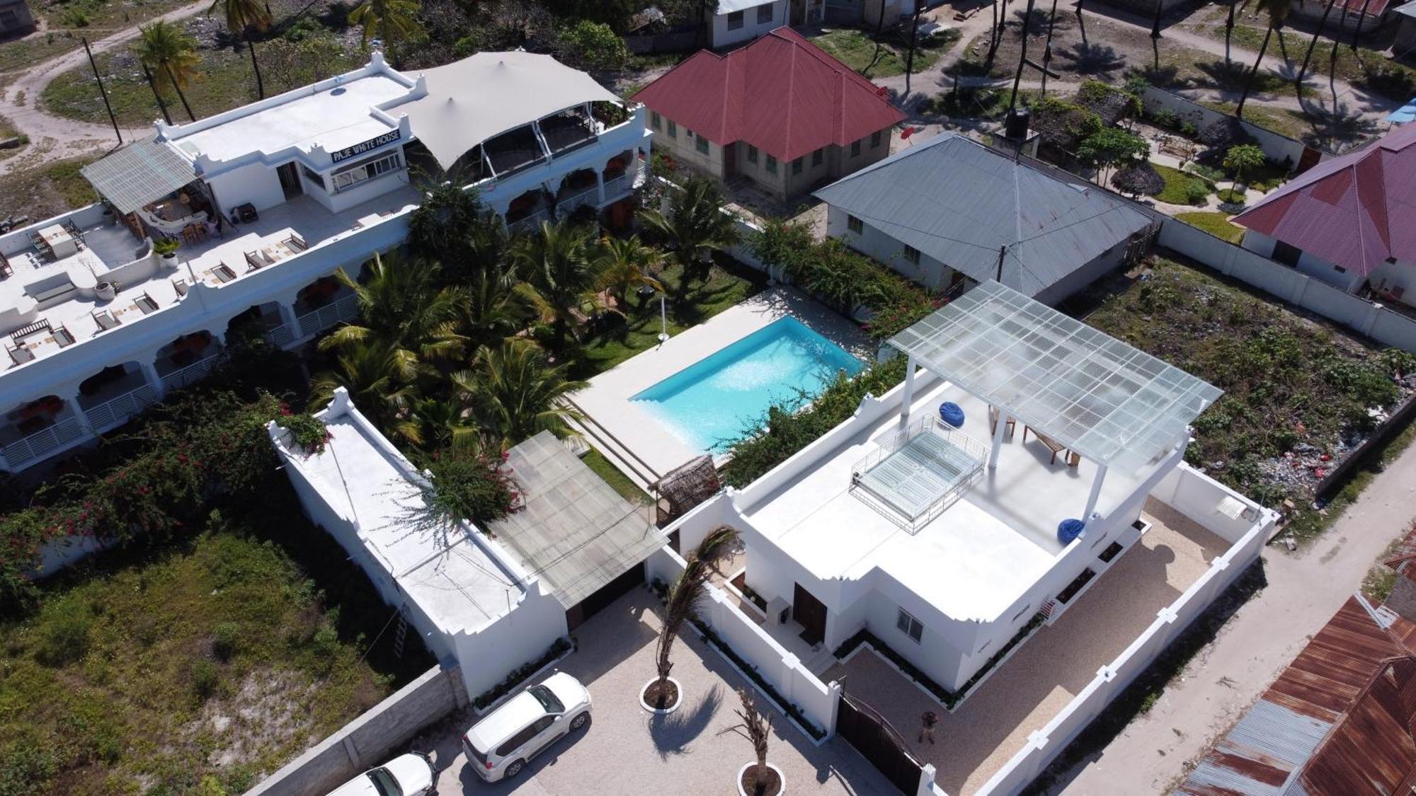 White House Resort