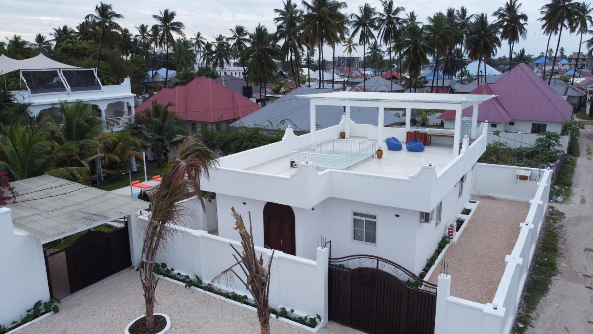 White House Resort *