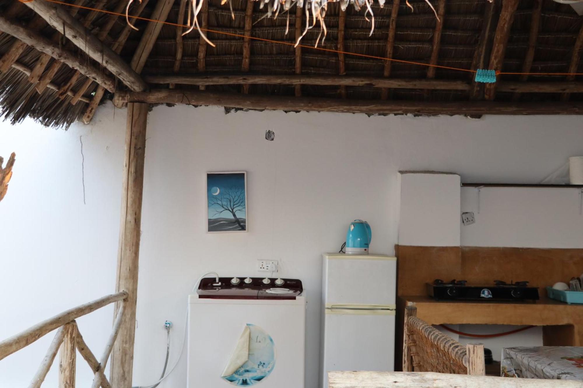B Zanzibar * Kiwengwa (Zanzibar)