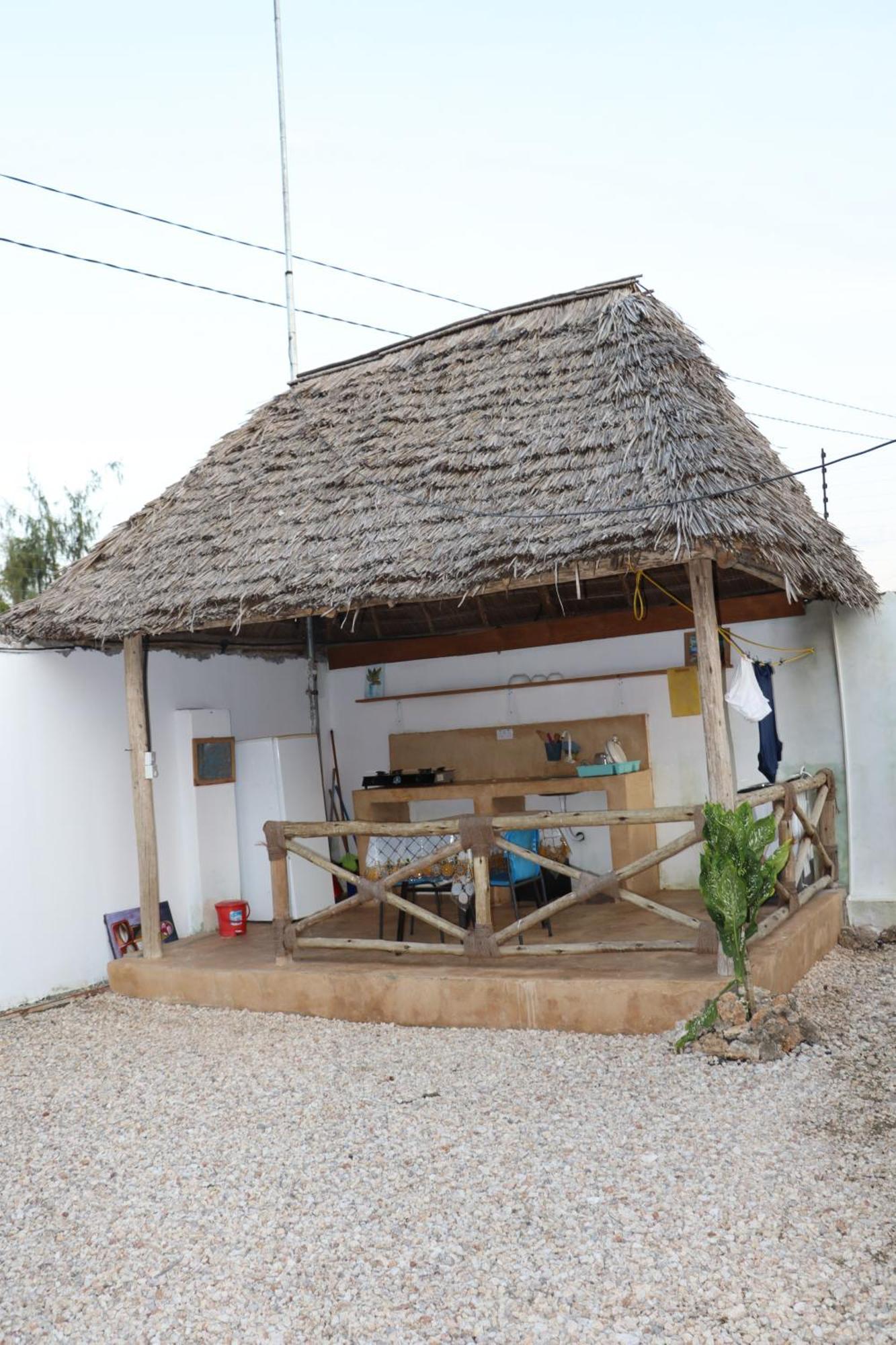 B Zanzibar Kiwengwa (Zanzibar)