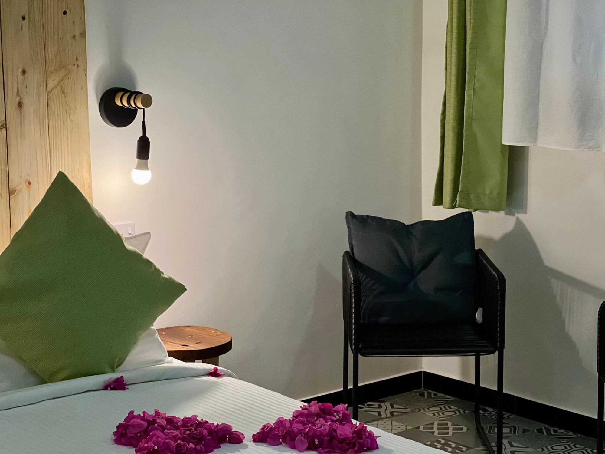 Opera Hotel 2*