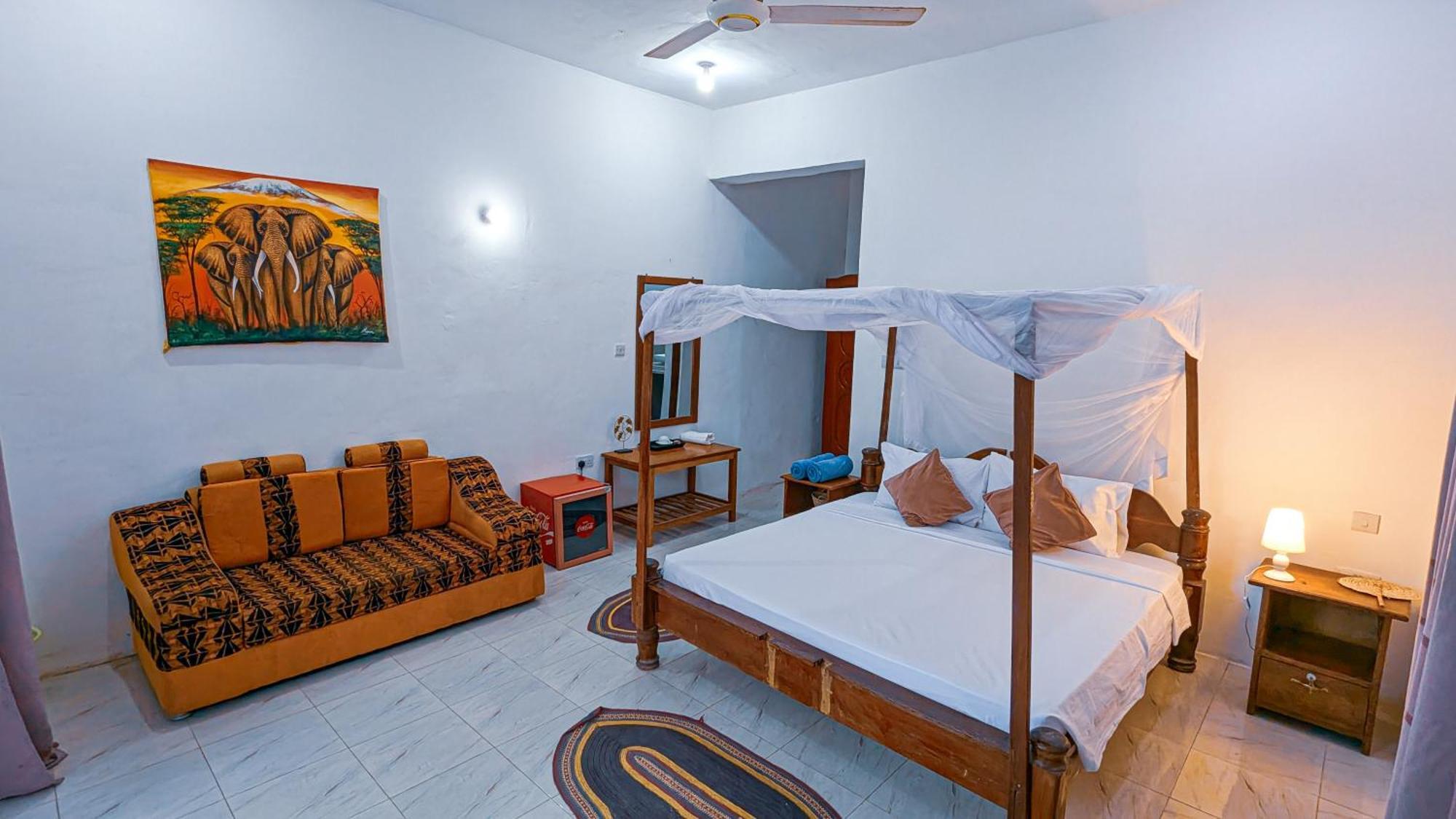 Tuna Hotel