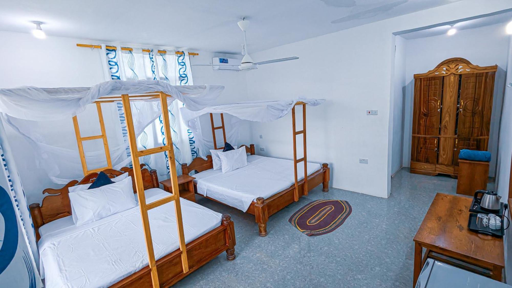 Tuna Hotel