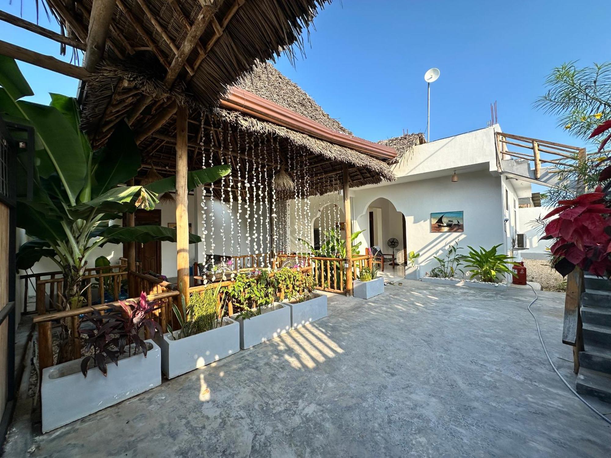 Guest house Happy House *