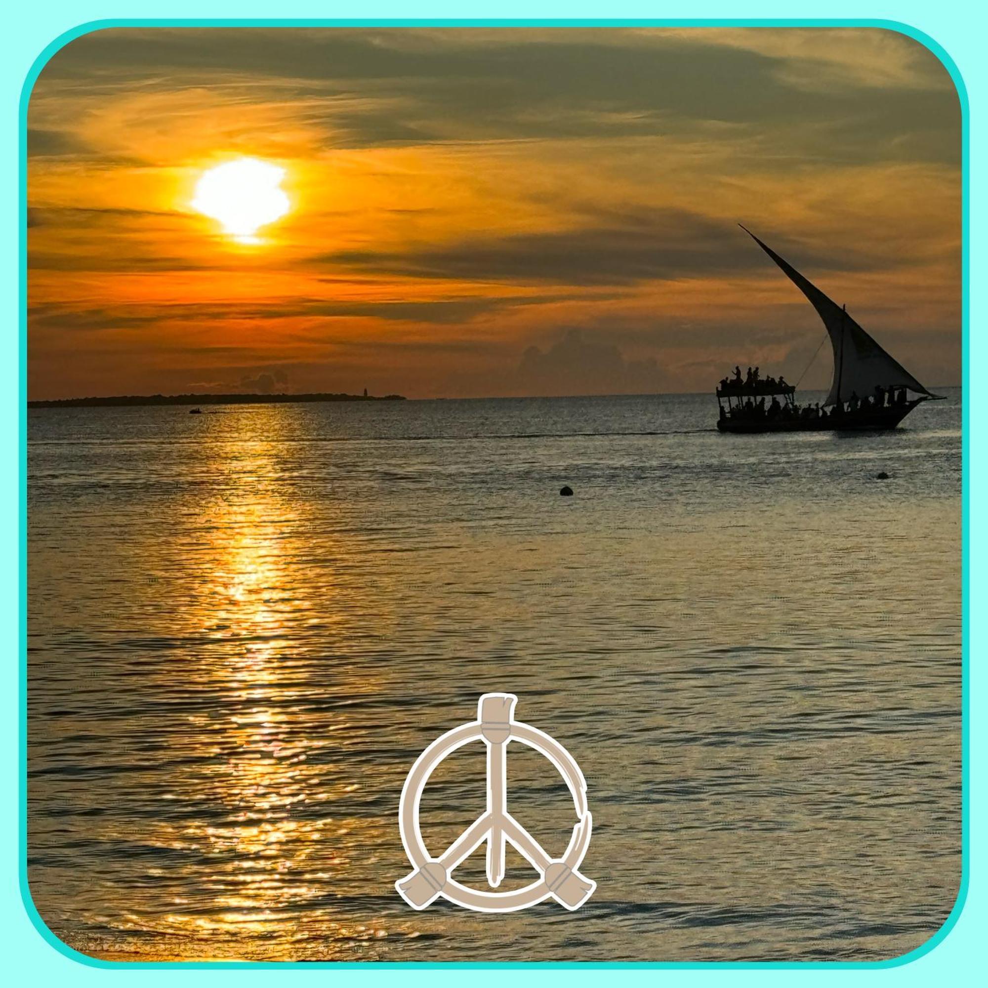 Peace And Color Hotel