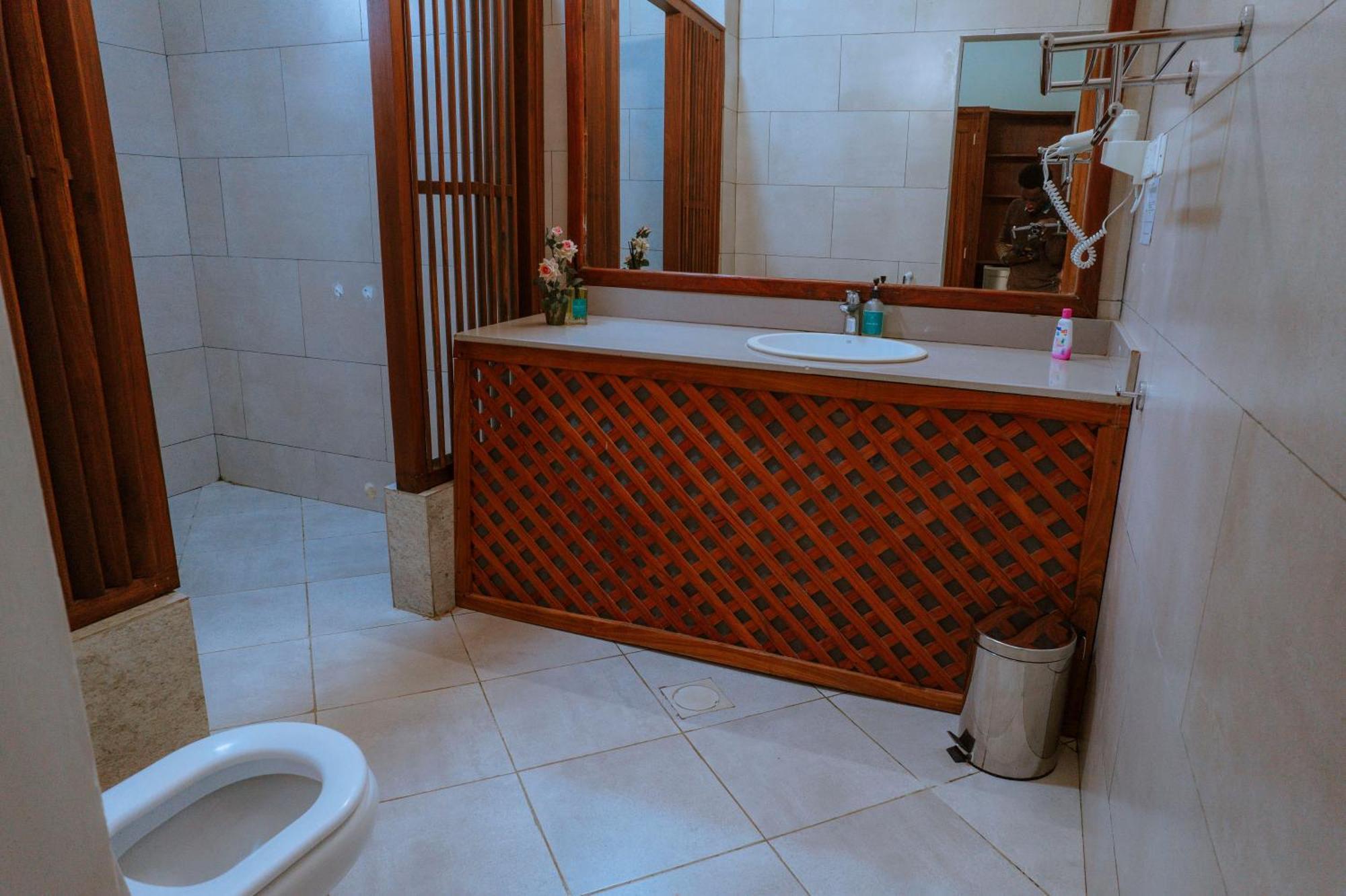 Mambo Ocean Hotel 4*