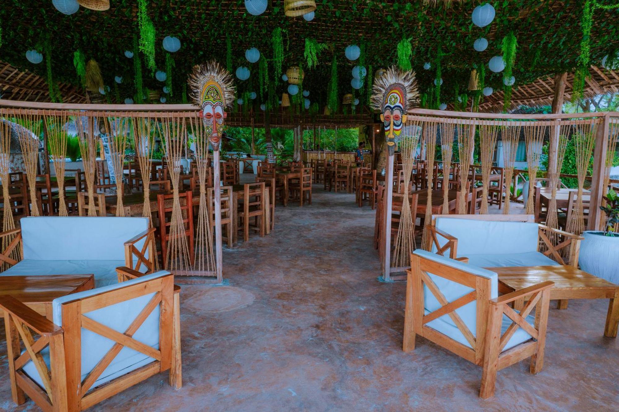 Mambo Ocean Hotel