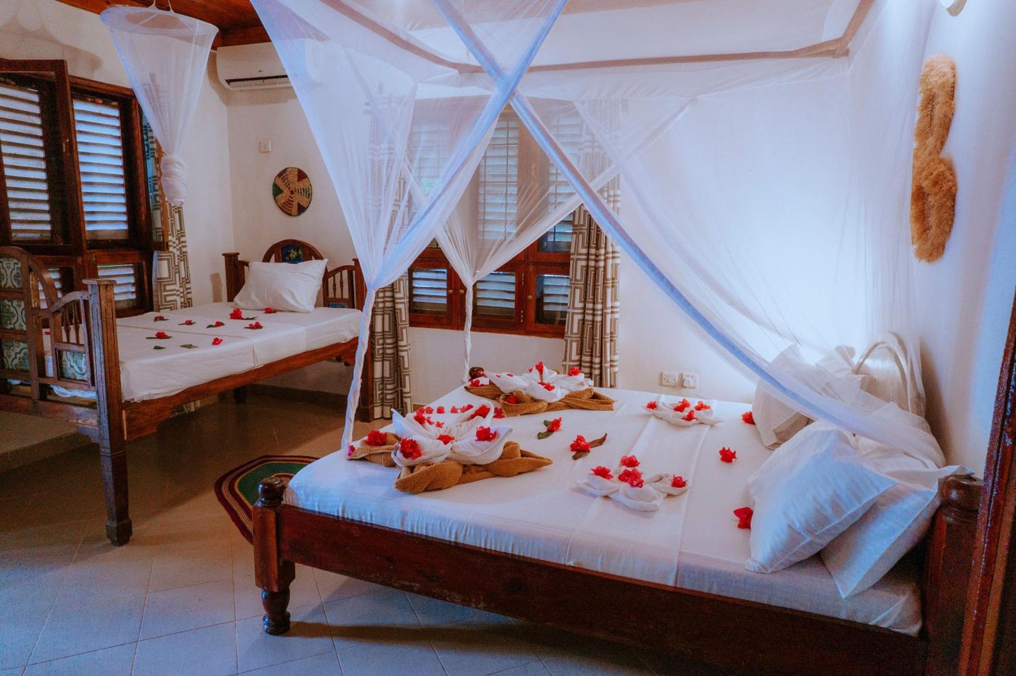 Mambo Ocean Hotel 4*