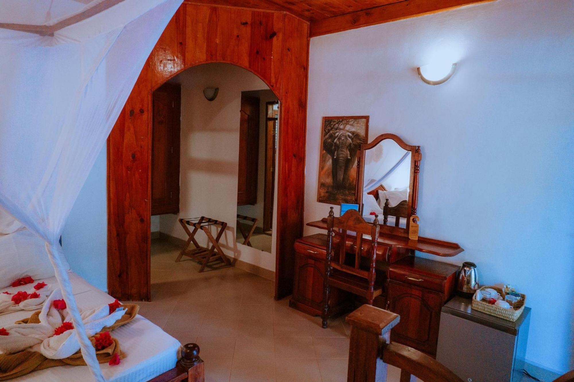 Mambo Ocean 4* Pwani Mchangani