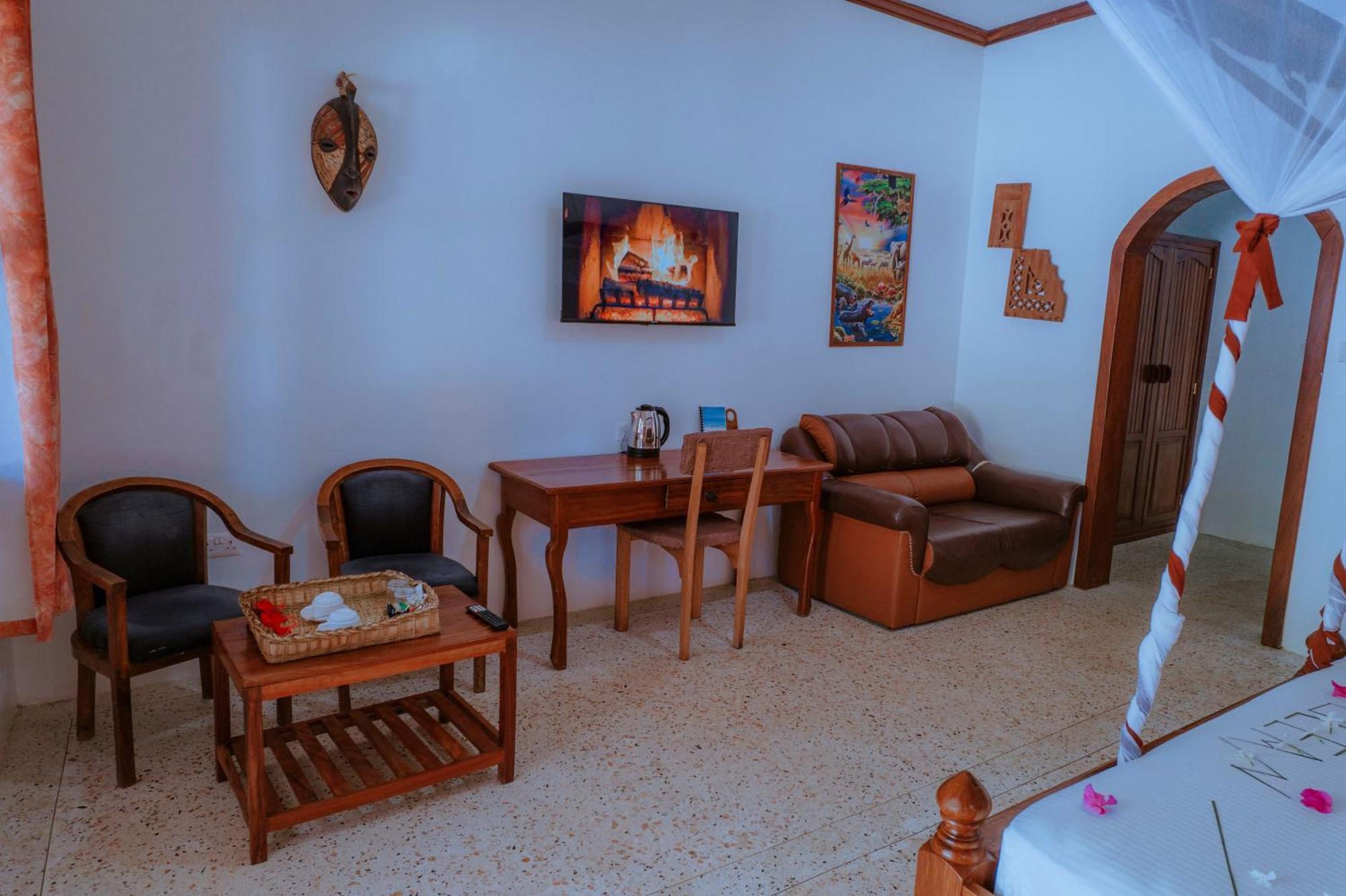 Hotel Mambo Ocean 4*