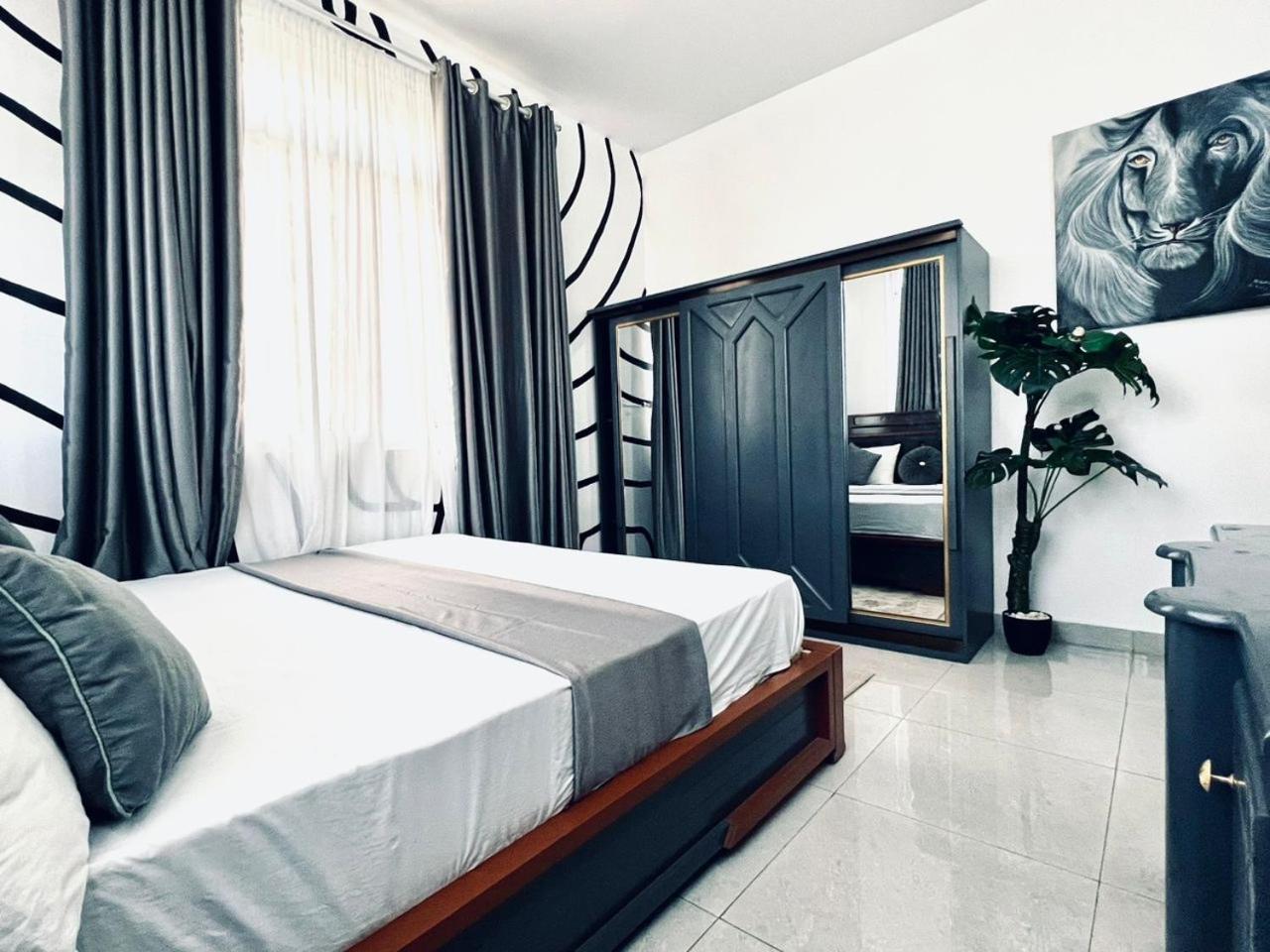 Airport Lux Guest house *