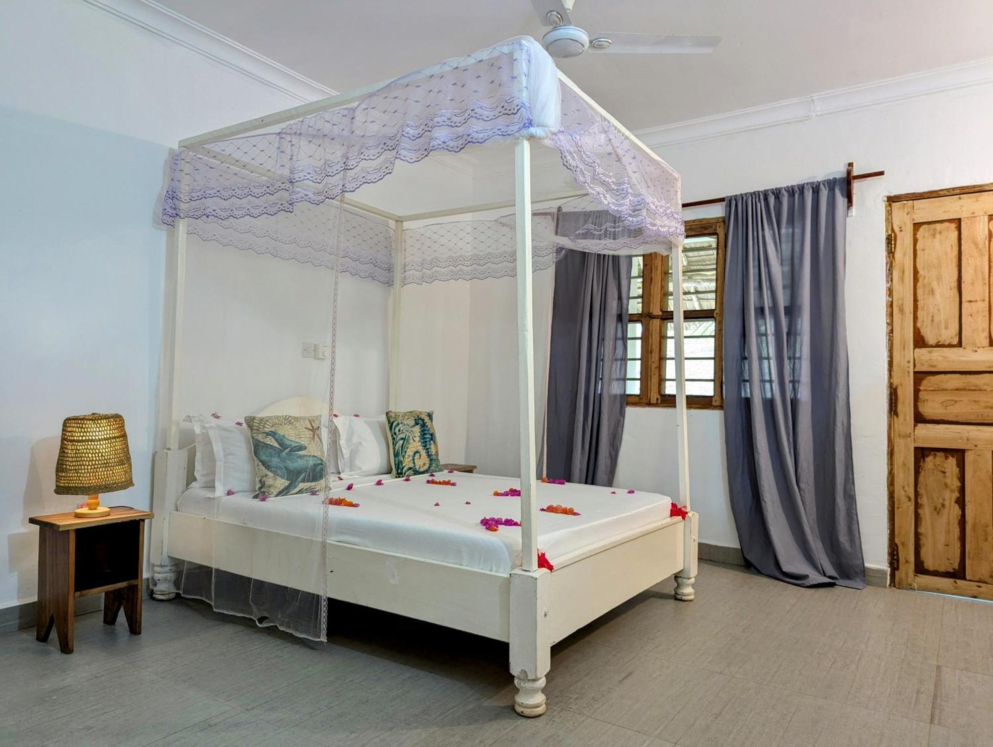 Bahati Hotel