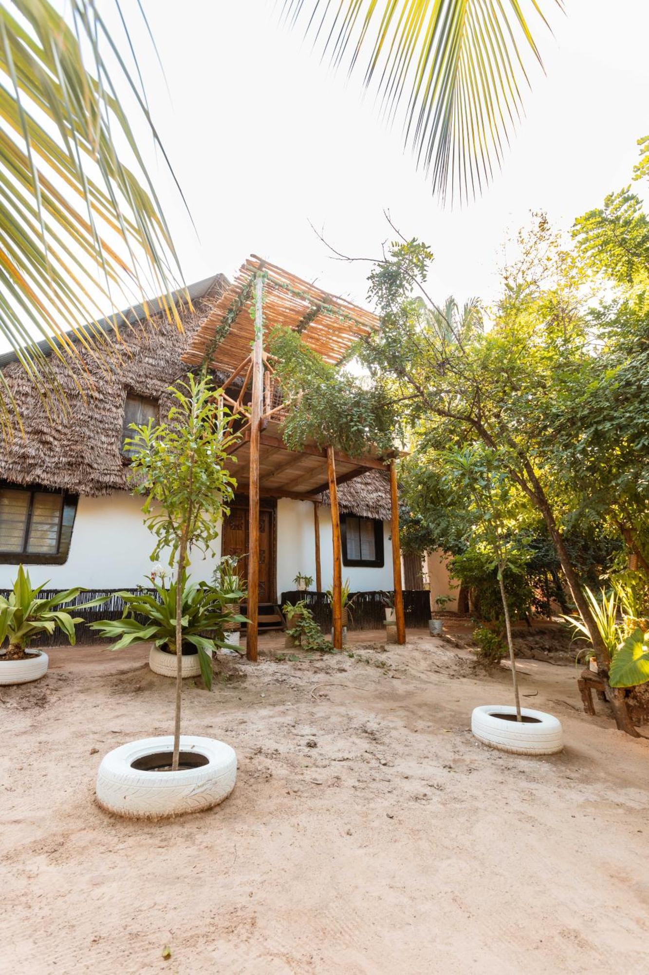 Ayana's Villa Paje