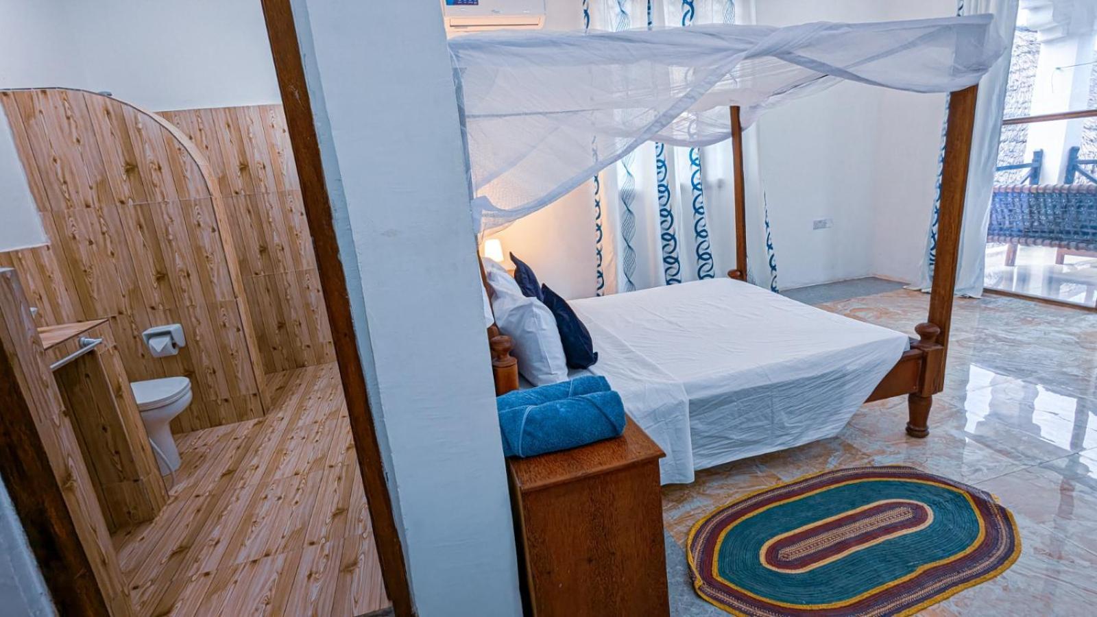 Tuna Hotel 2*