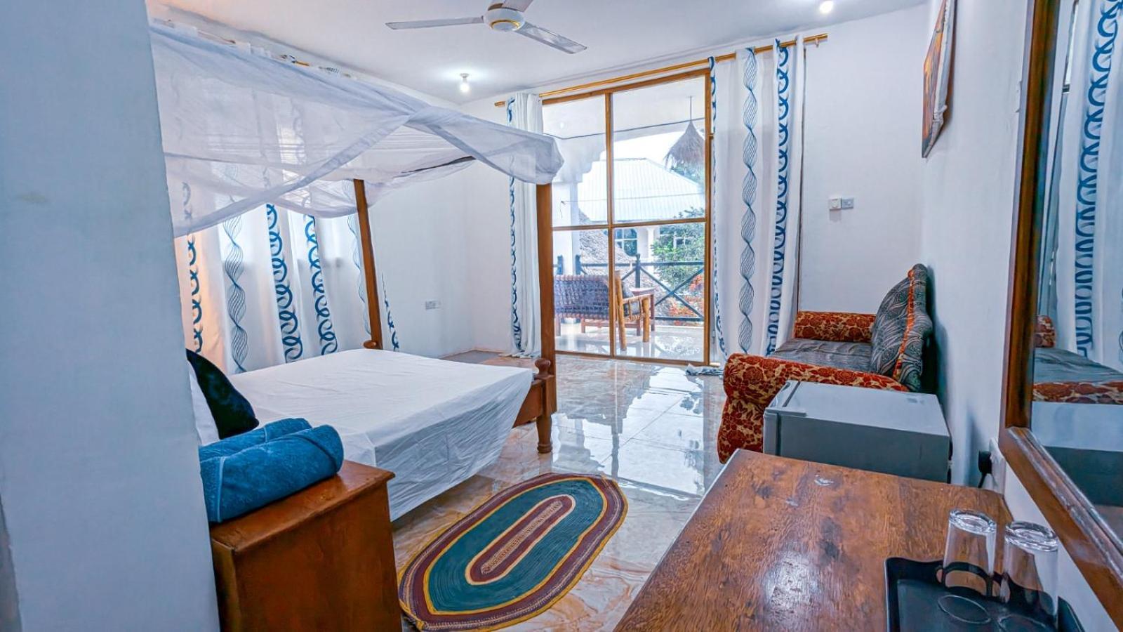 Hotel Tuna 2*