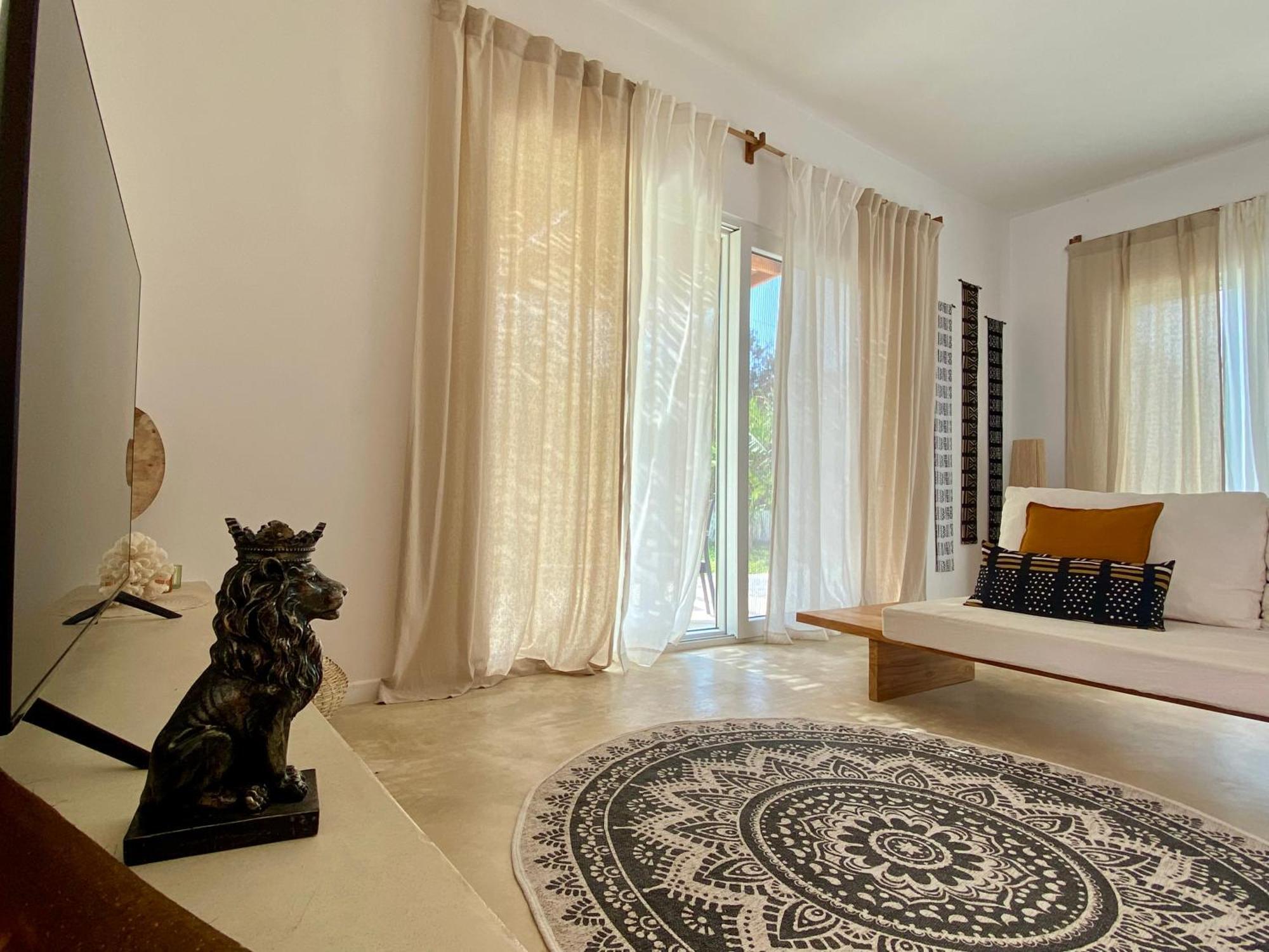 Lions Luxury Zanzibar 2 - Private Cook & Infinity Pool Villa