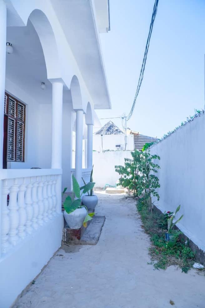 Saba House 24 Hotel