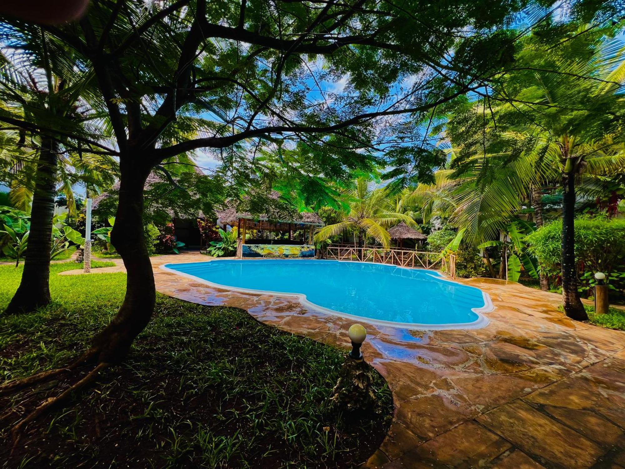 Tropical Hotel 4*