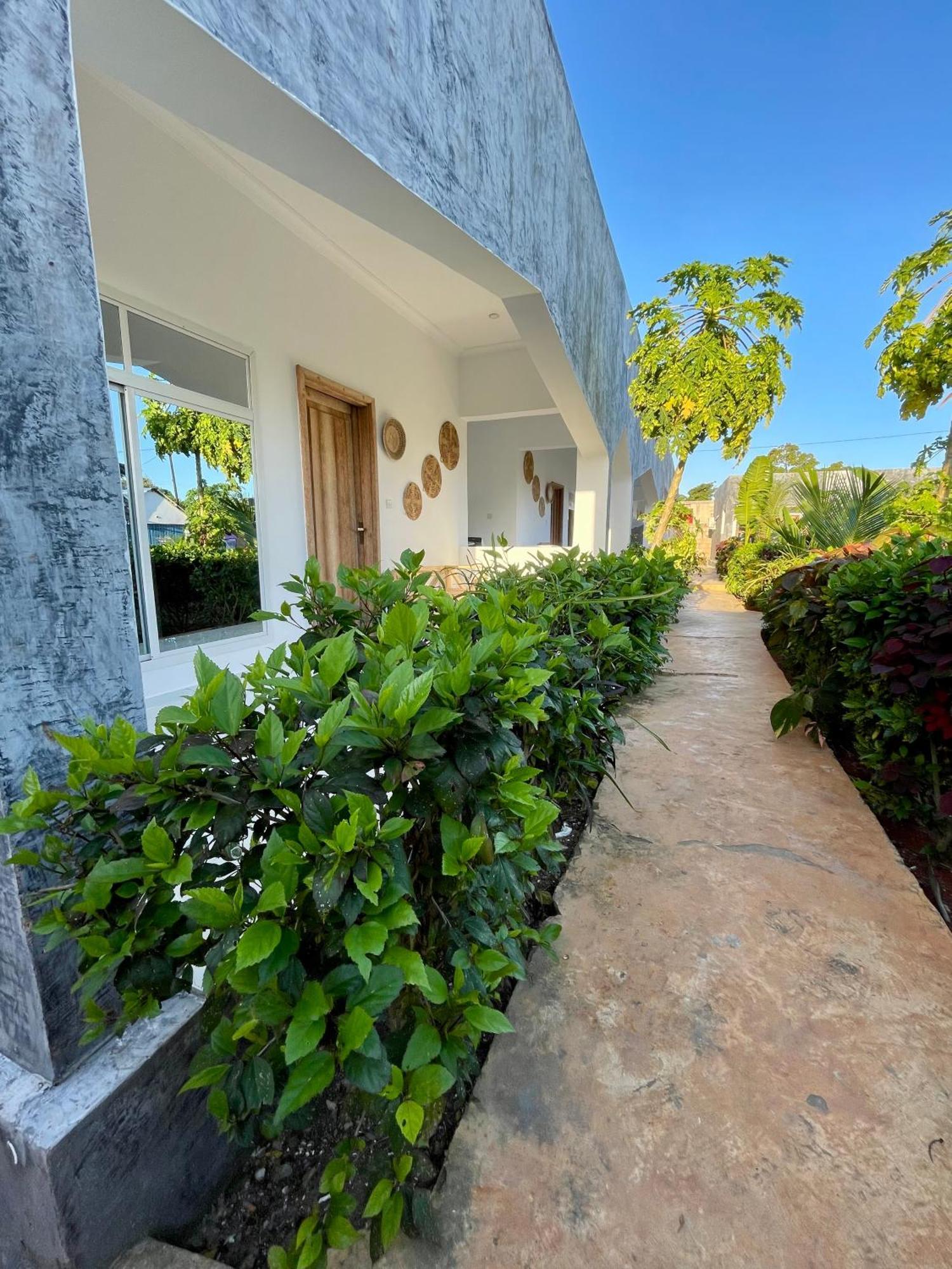 Crystal Coast Hotel