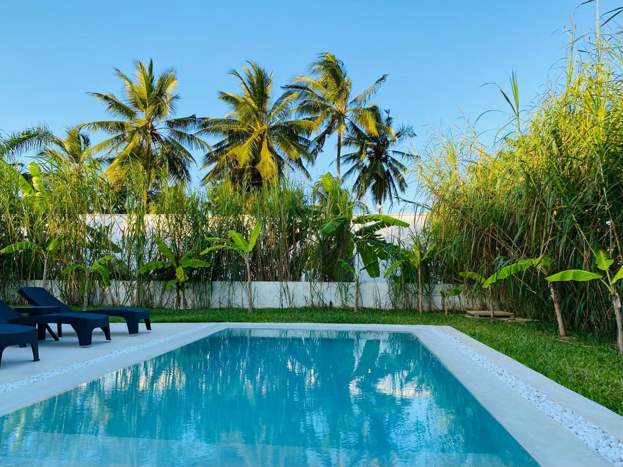 Lions Luxury Zanzibar 2 - Private Cook & Infinity Pool Villa *