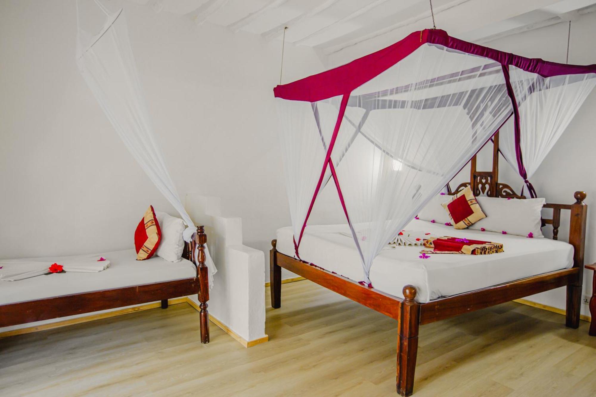 Resort Ahg Waridi & Pwani Mchangani