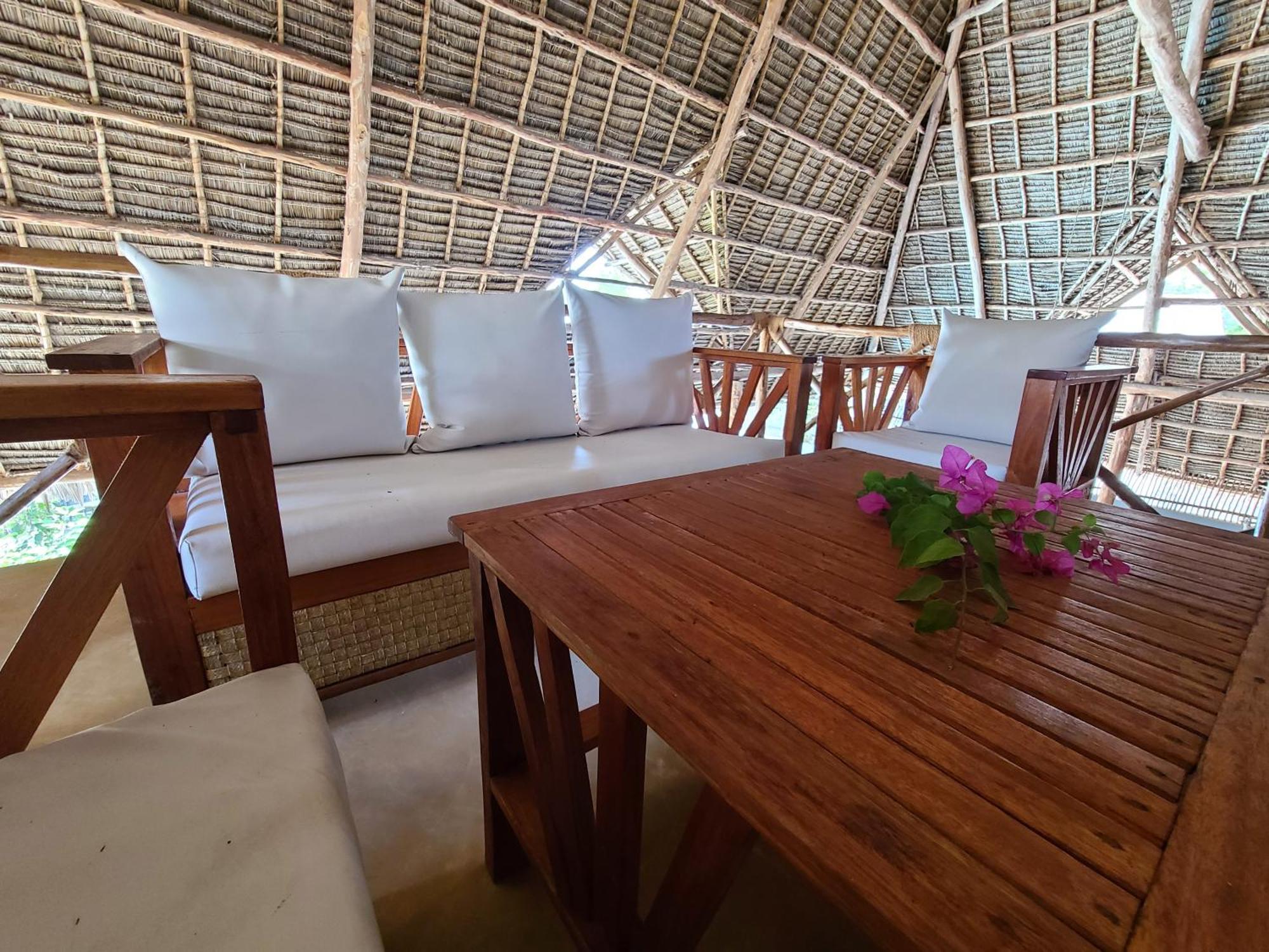 Mbaliparadise Guest Pemba *