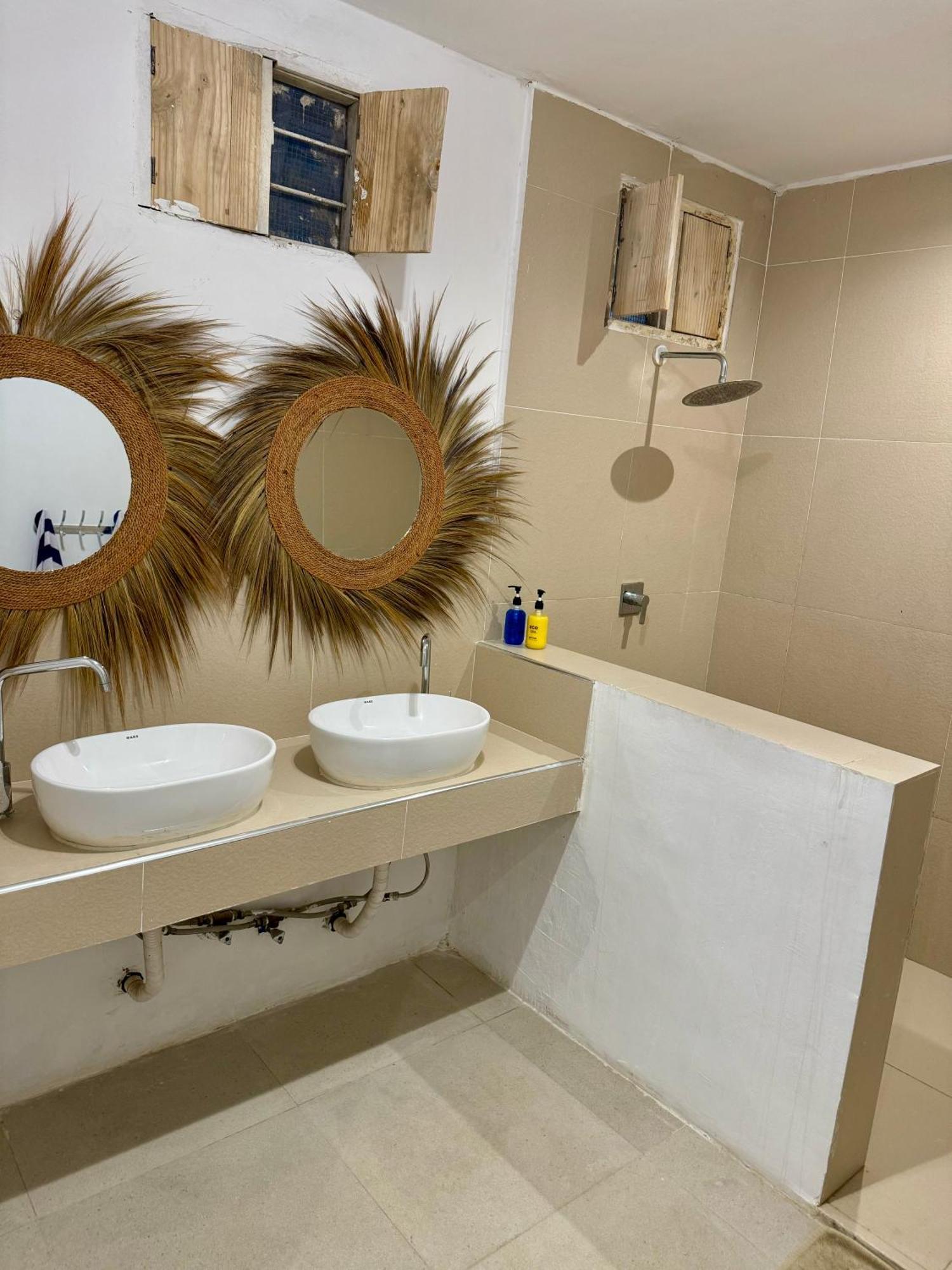 Majestic Zanzibar Penthouse One Of A Kind Properties With Private Rooftop Pool Tv Wifi Aircon And 90M From The Famous Paje Beach Villa