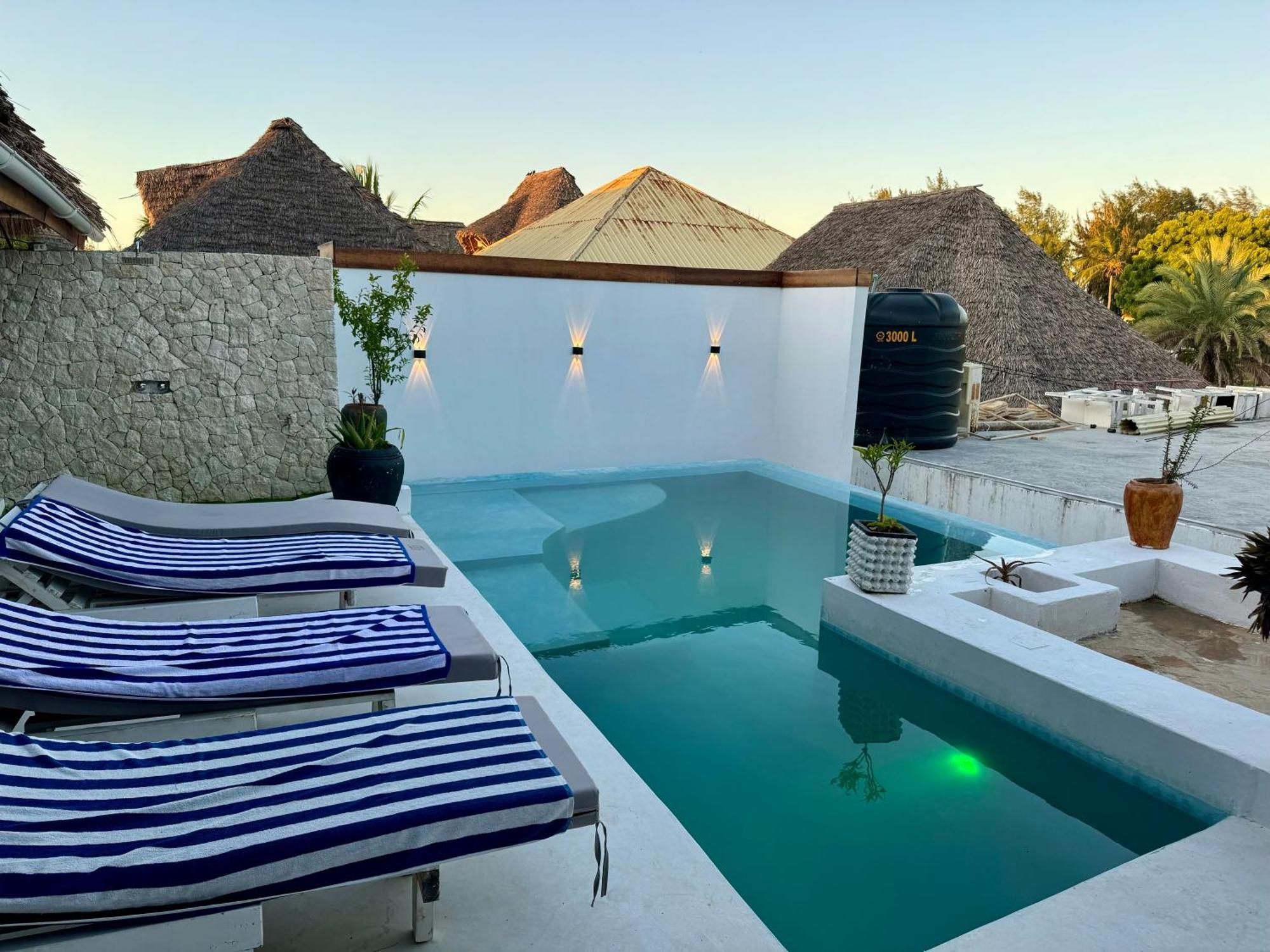 Majestic Zanzibar Penthouse One Of A Kind Properties With Private Rooftop Pool Tv Wifi Aircon And 90M From The Famous Paje Beach Villa
