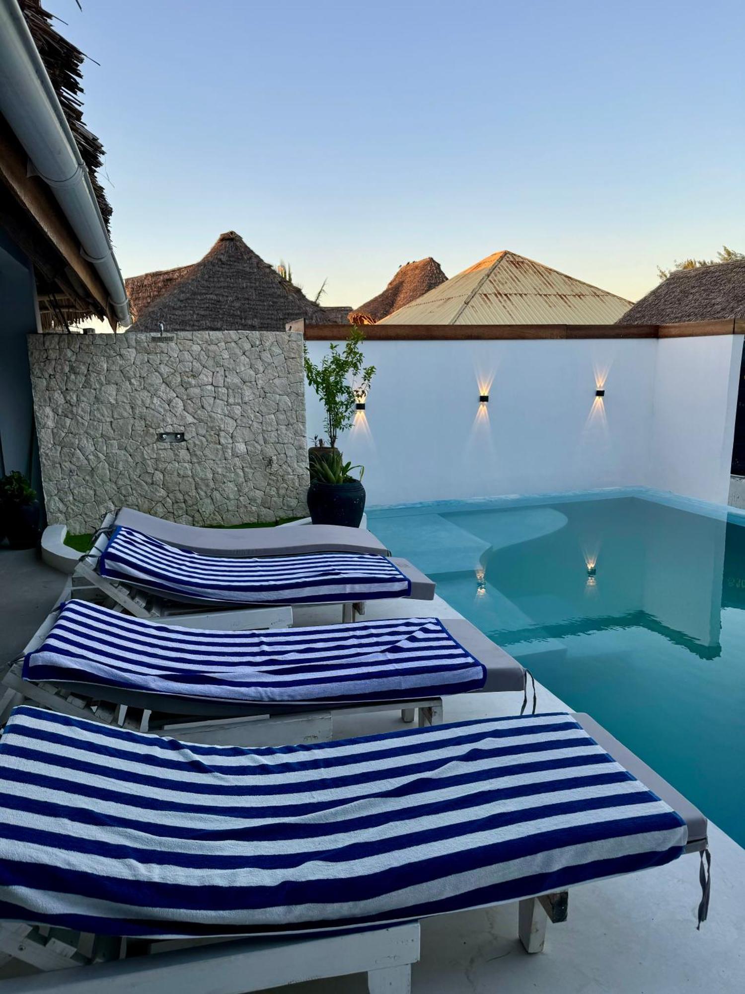 Majestic Zanzibar Penthouse One Of A Kind Properties With Private Rooftop Pool Tv Wifi Aircon And 90M From The Famous Paje Beach Villa *