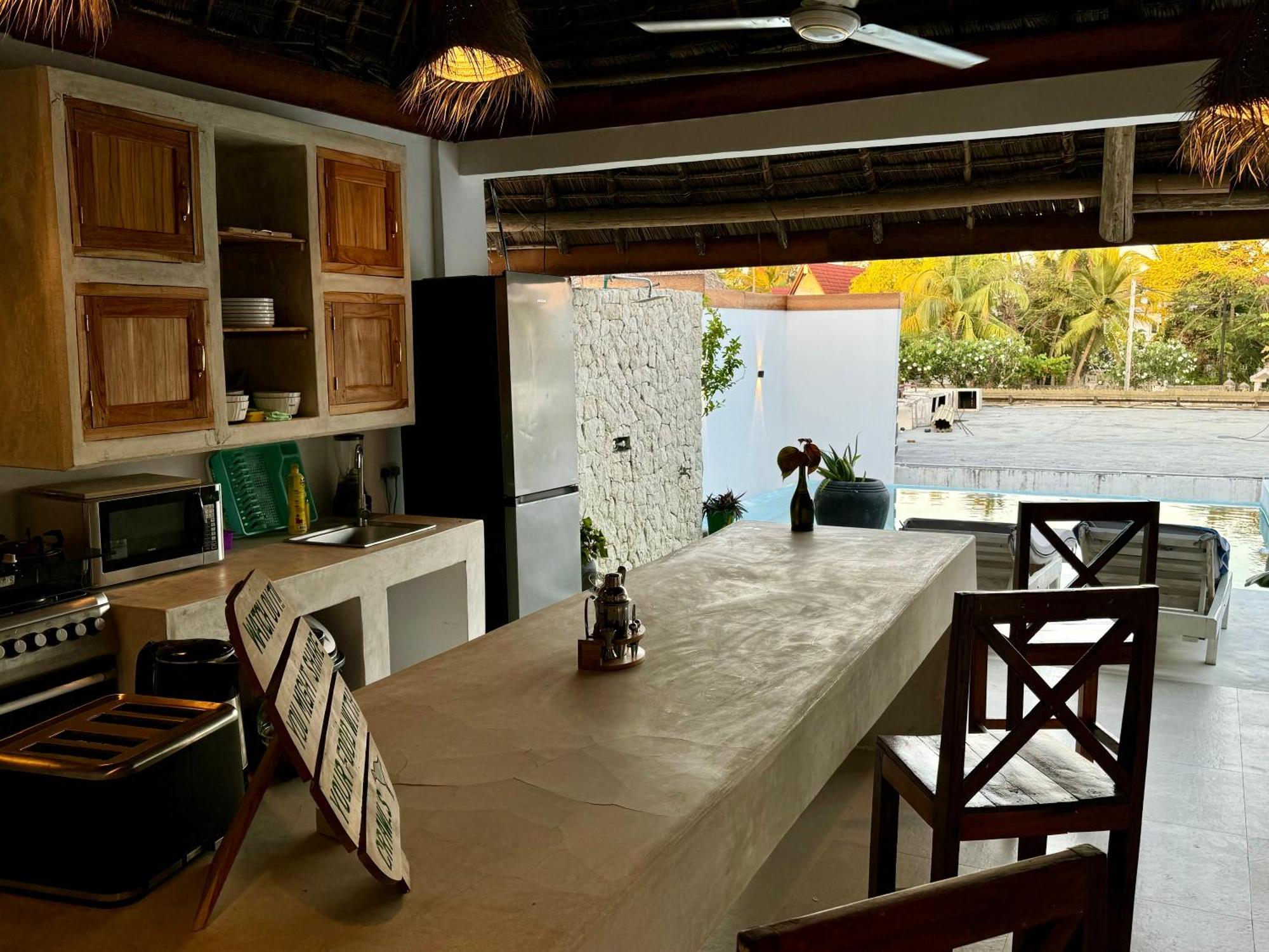 Villa Majestic Zanzibar Penthouse One Of A Kind Properties With Private Rooftop Pool Tv Wifi Aircon And 90M From The Famous Paje Beach