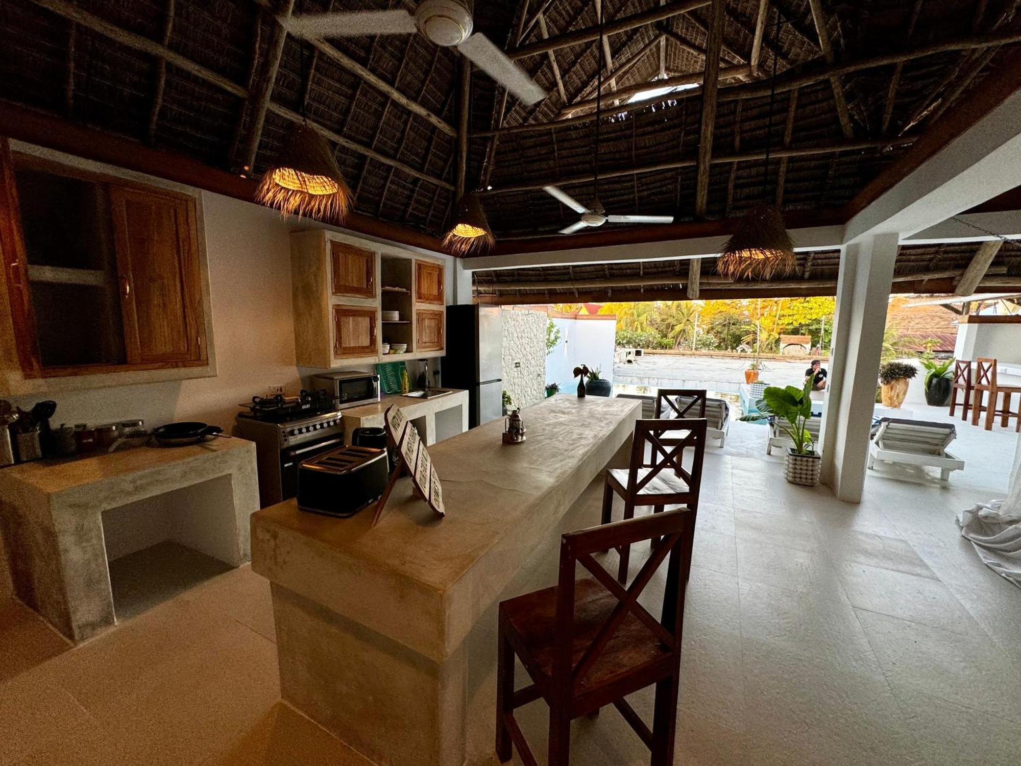 Majestic Zanzibar Penthouse One Of A Kind Properties With Private Rooftop Pool Tv Wifi Aircon And 90M From The Famous Paje Beach Villa *