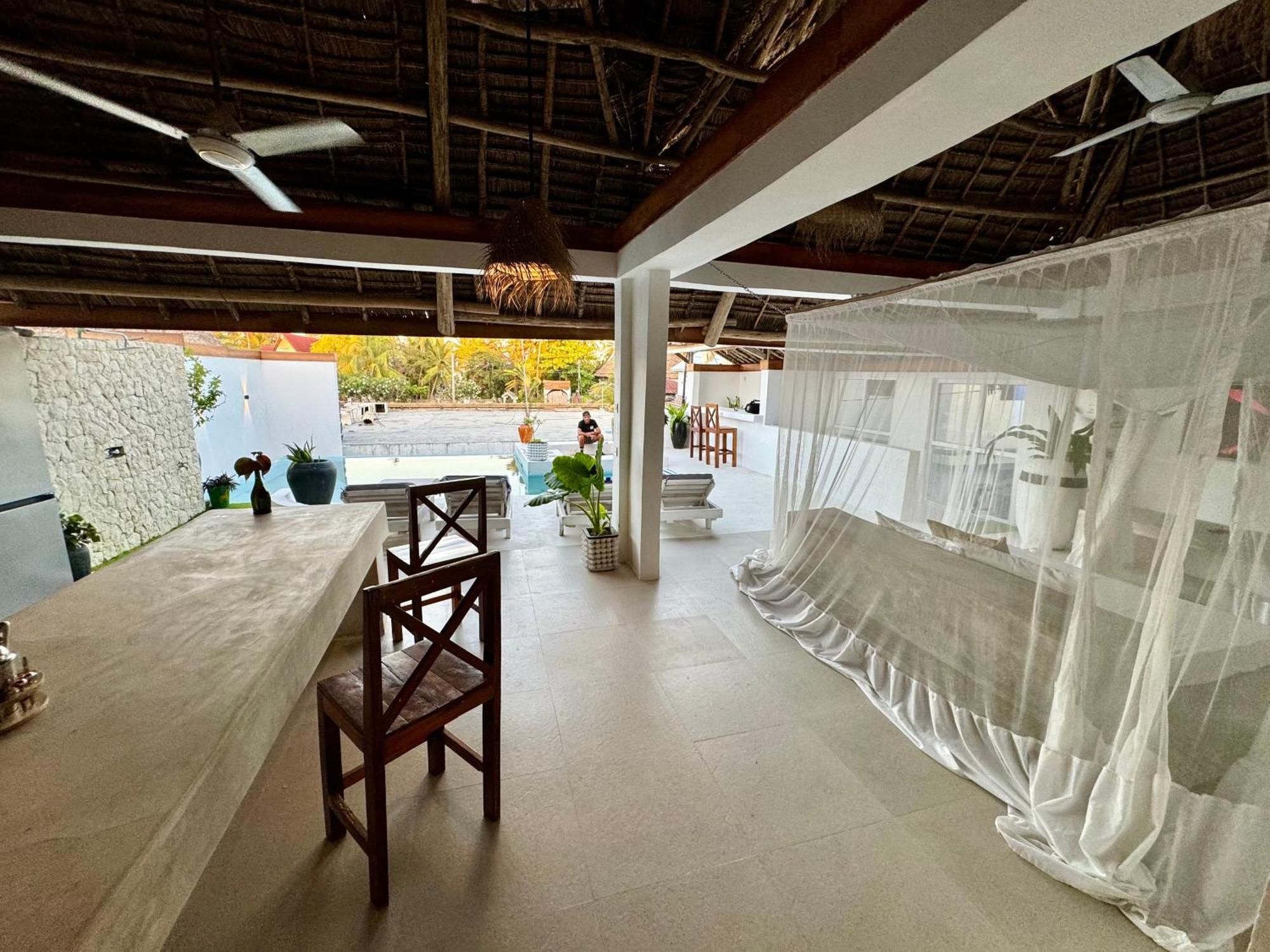 Majestic Zanzibar Penthouse One Of A Kind Properties With Private Rooftop Pool Tv Wifi Aircon And 90M From The Famous Paje Beach Villa *
