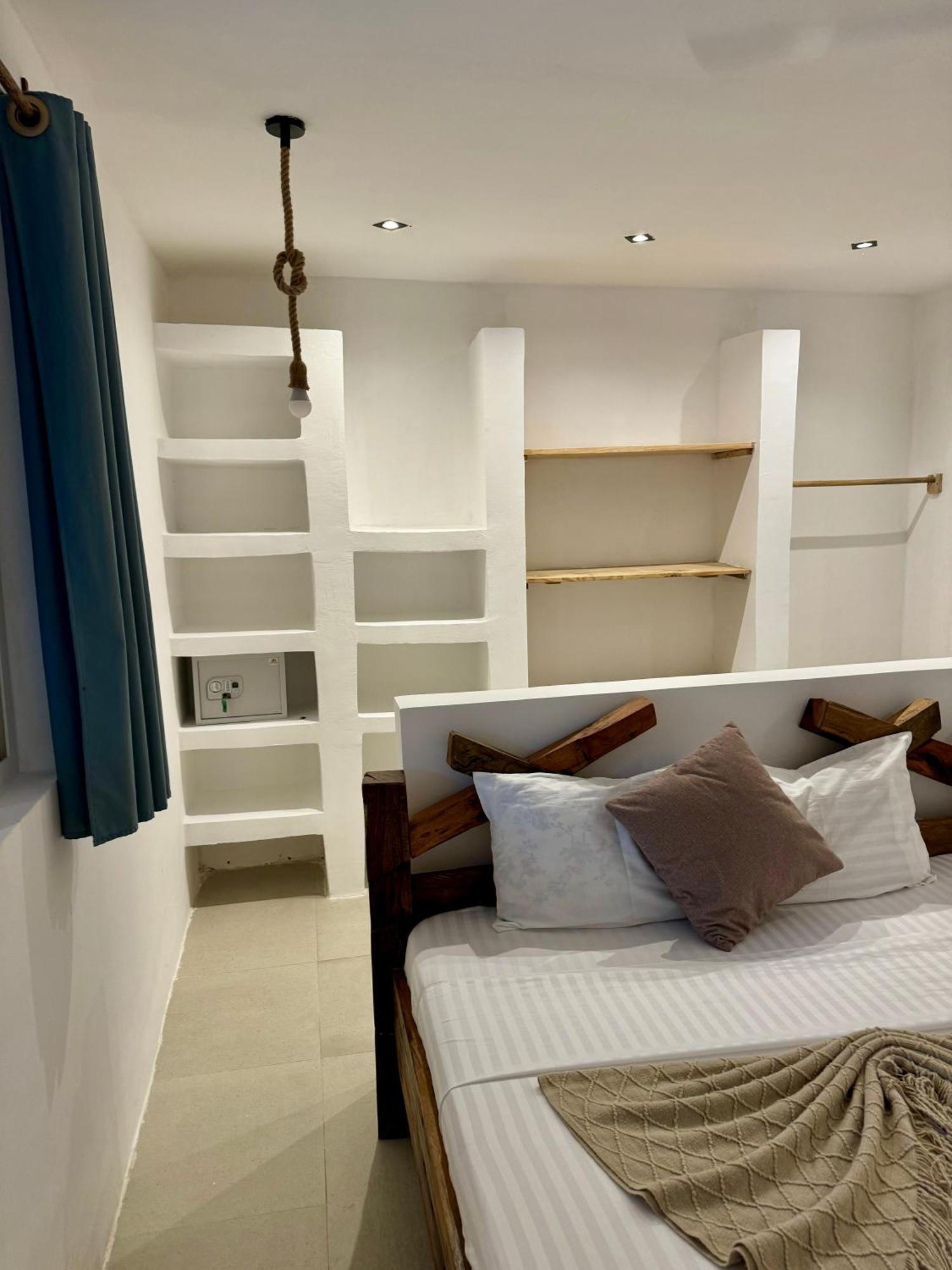 Villa Majestic Zanzibar Penthouse One Of A Kind Properties With Private Rooftop Pool Tv Wifi Aircon And 90M From The Famous Paje Beach *