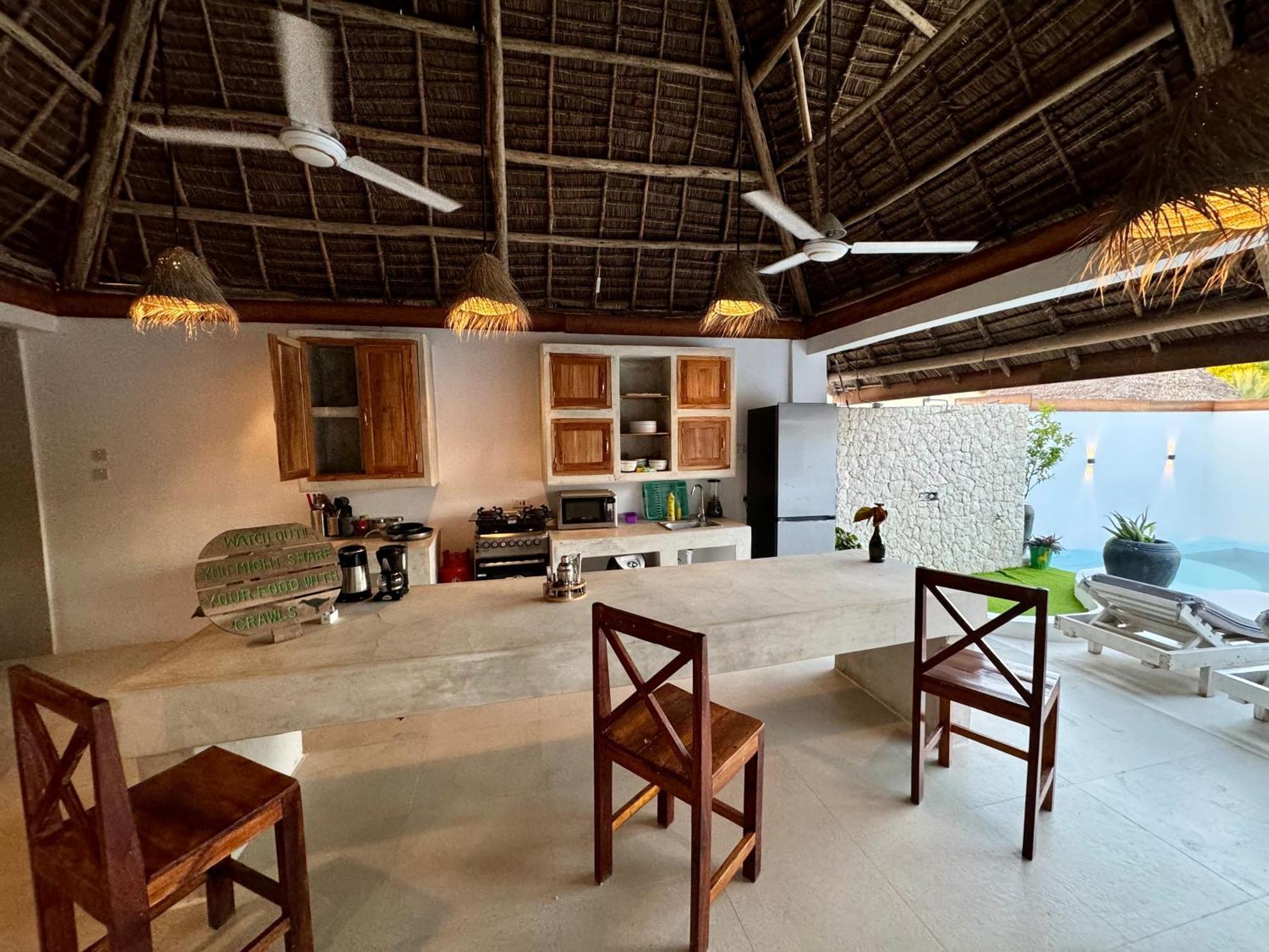 Majestic Zanzibar Penthouse One Of A Kind Properties With Private Rooftop Pool Tv Wifi Aircon And 90M From The Famous Paje Beach Villa