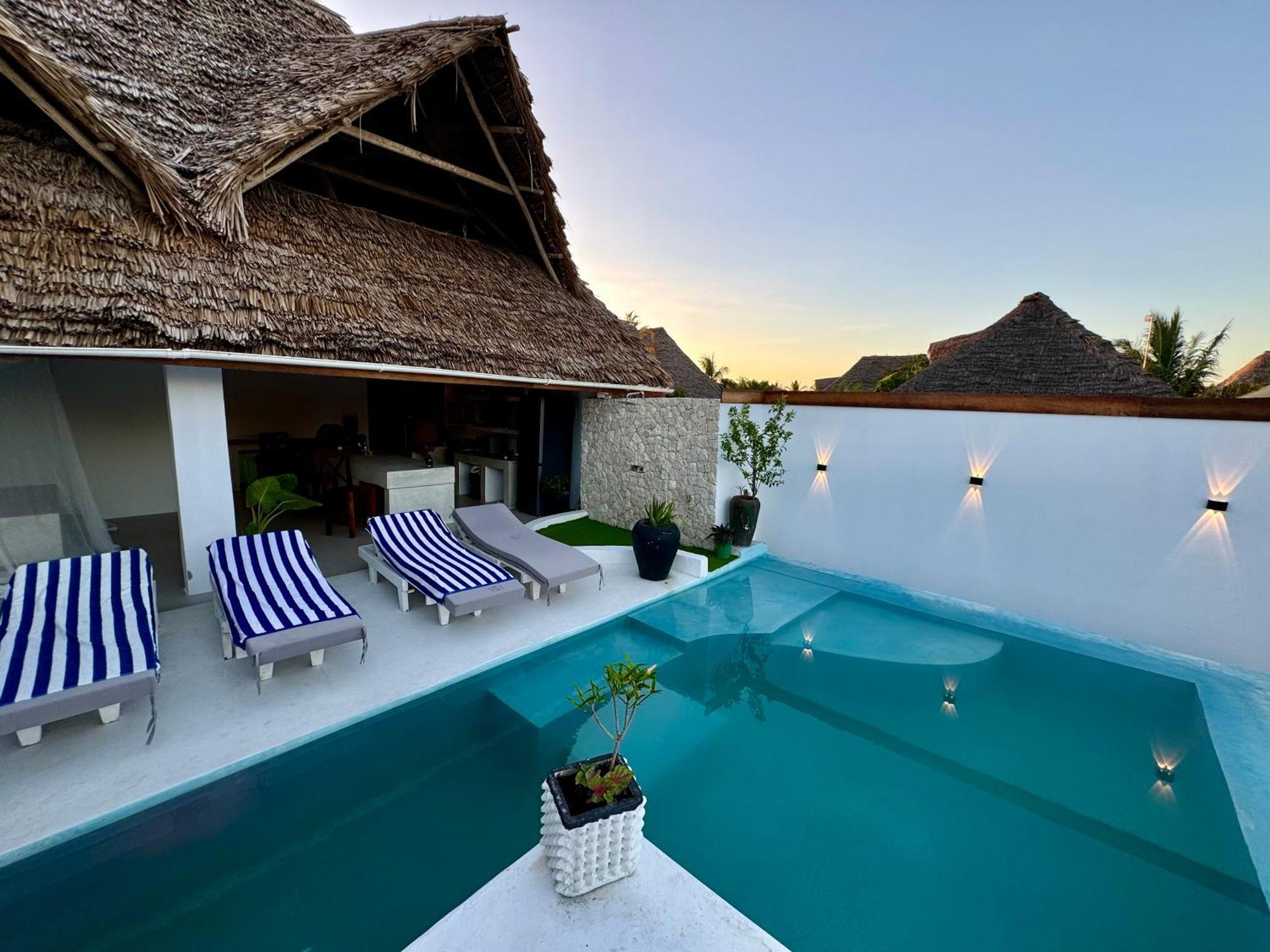 Villa Majestic Zanzibar Penthouse One Of A Kind Properties With Private Rooftop Pool Tv Wifi Aircon And 90M From The Famous Paje Beach *