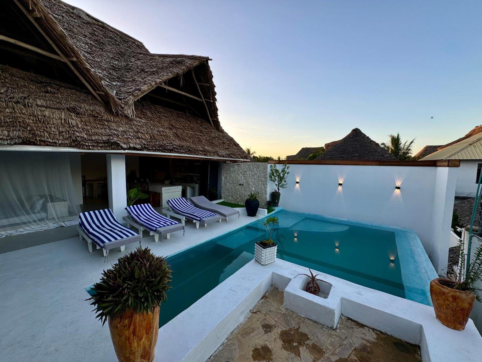 Villa Majestic Zanzibar Penthouse One Of A Kind Properties With Private Rooftop Pool Tv Wifi Aircon And 90M From The Famous Paje Beach *