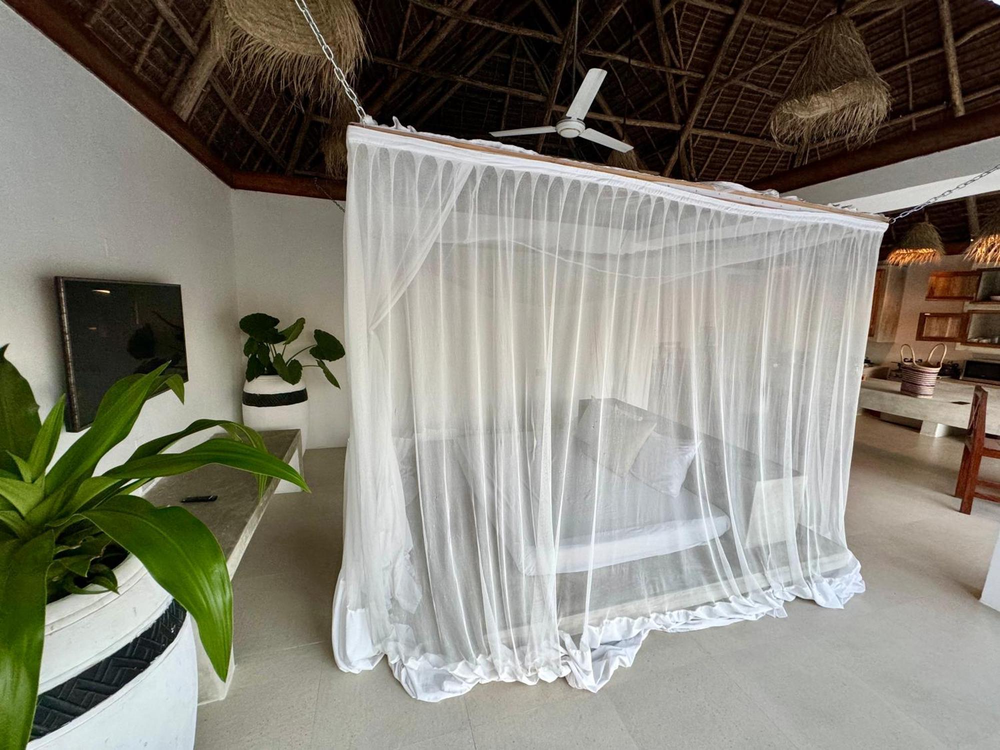Majestic Zanzibar Penthouse One Of A Kind Properties With Private Rooftop Pool Tv Wifi Aircon And 90M From The Famous Paje Beach Villa