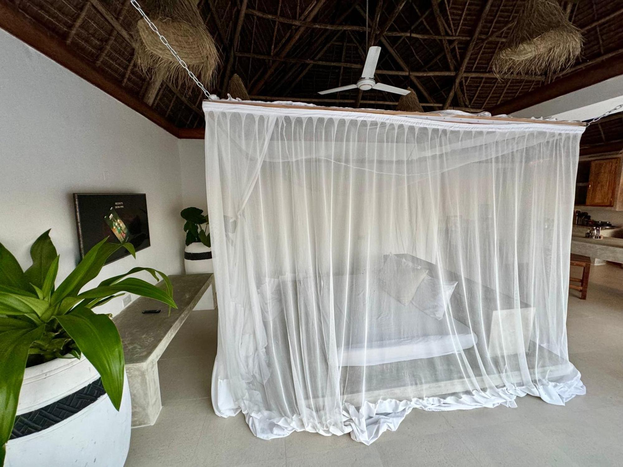 Villa Majestic Zanzibar Penthouse One Of A Kind Properties With Private Rooftop Pool Tv Wifi Aircon And 90M From The Famous Paje Beach *